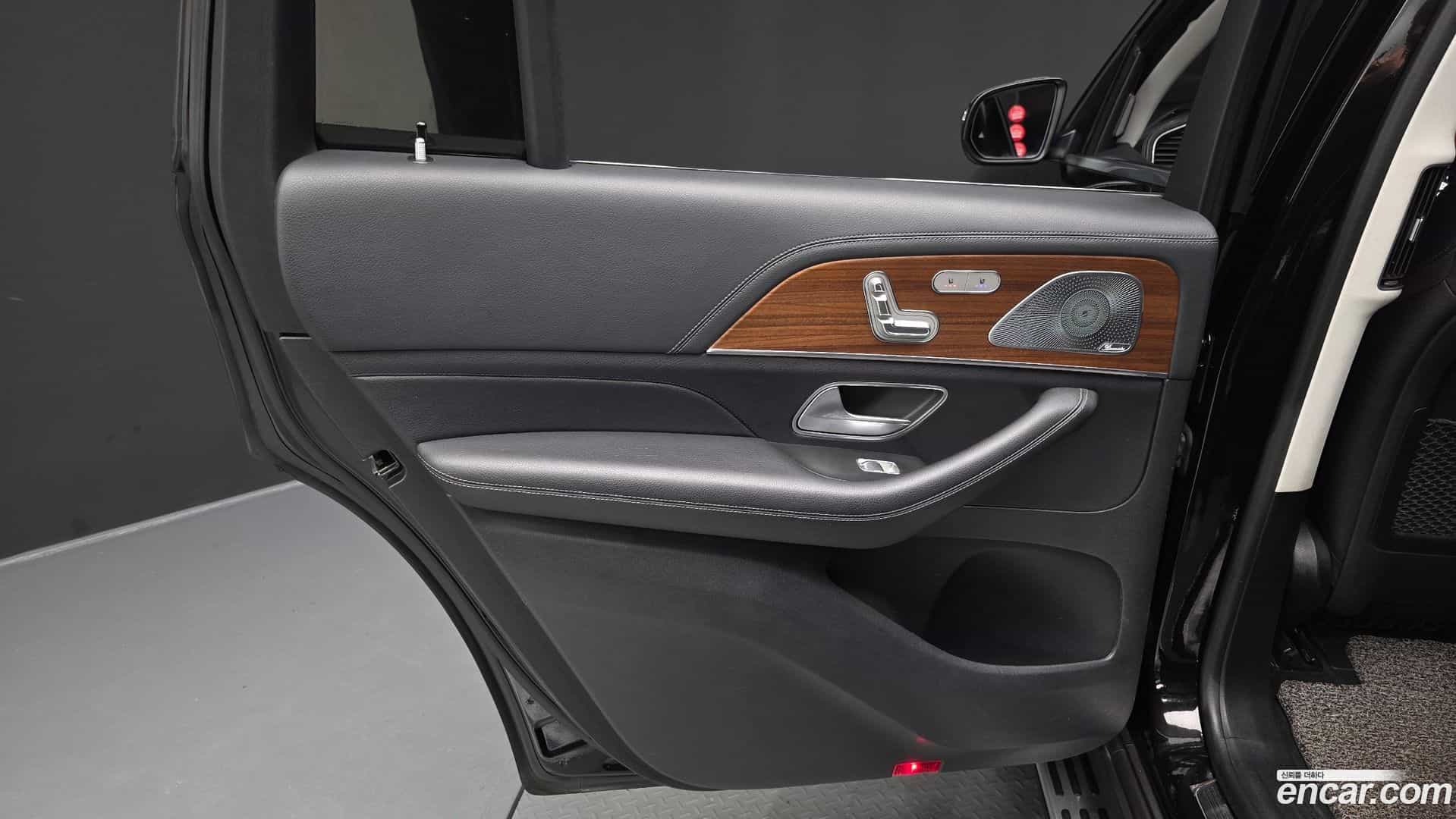 GLS-Class Mercedes-Benz 2020.11-INNER-035