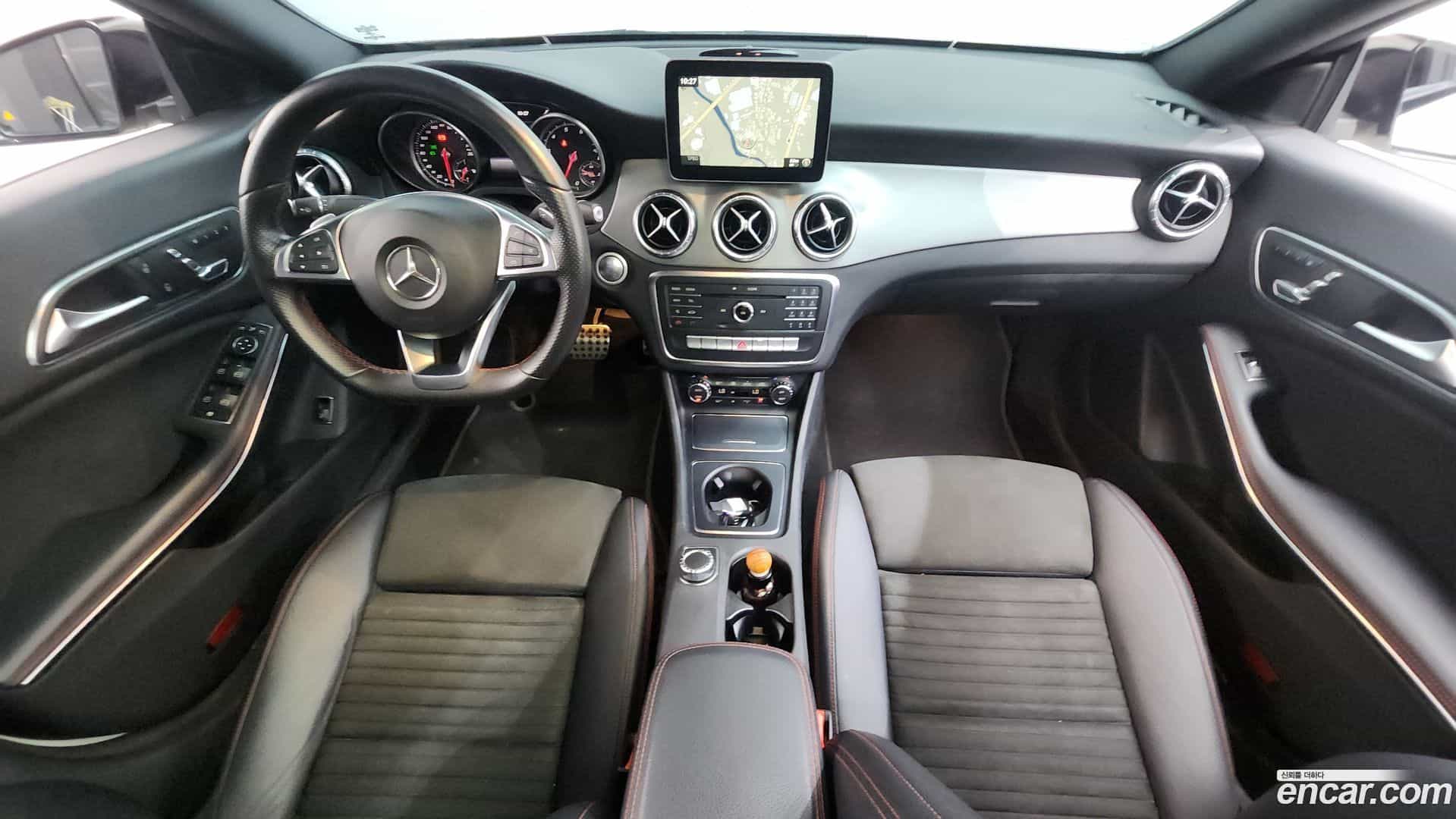 CLA-Class Mercedes-Benz 2017.5-INNER-007