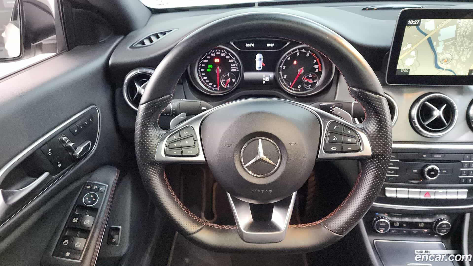 CLA-Class Mercedes-Benz 2017.5-OPTION-017