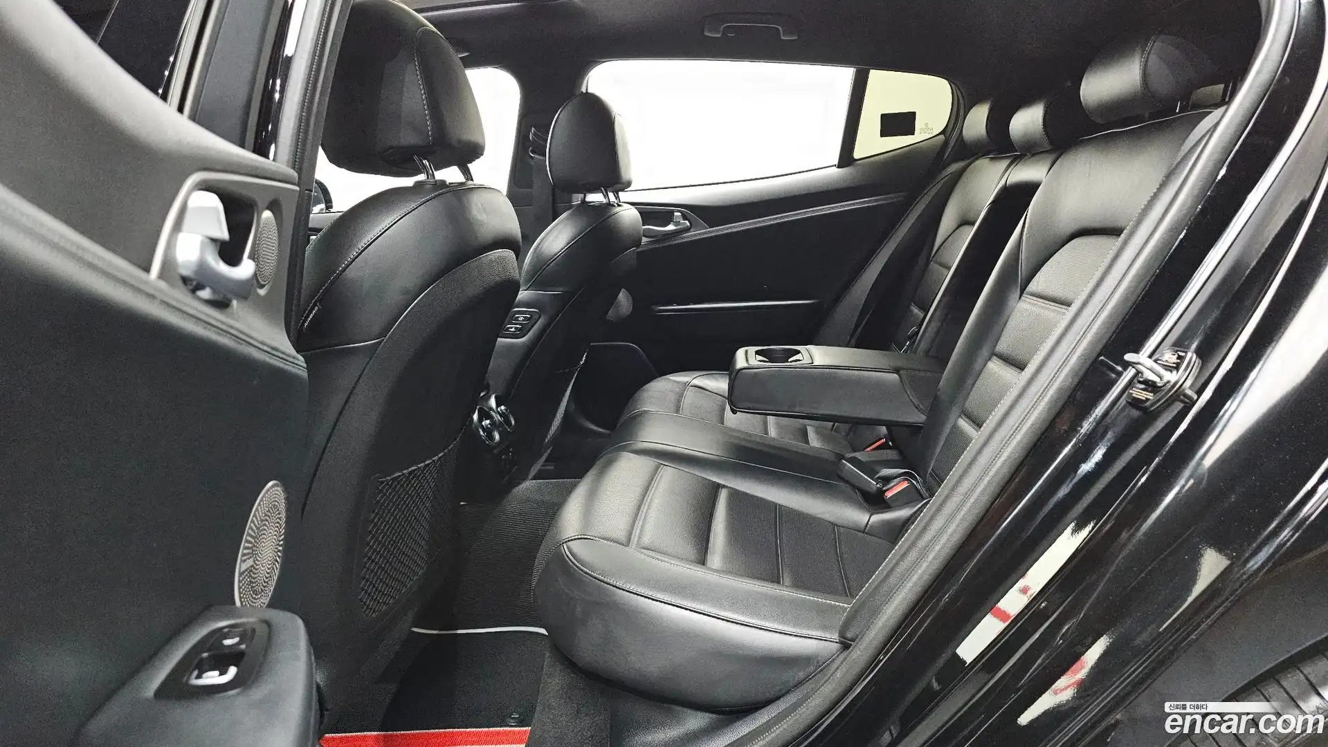 Stinger Kia 2018.10-OPTION-015