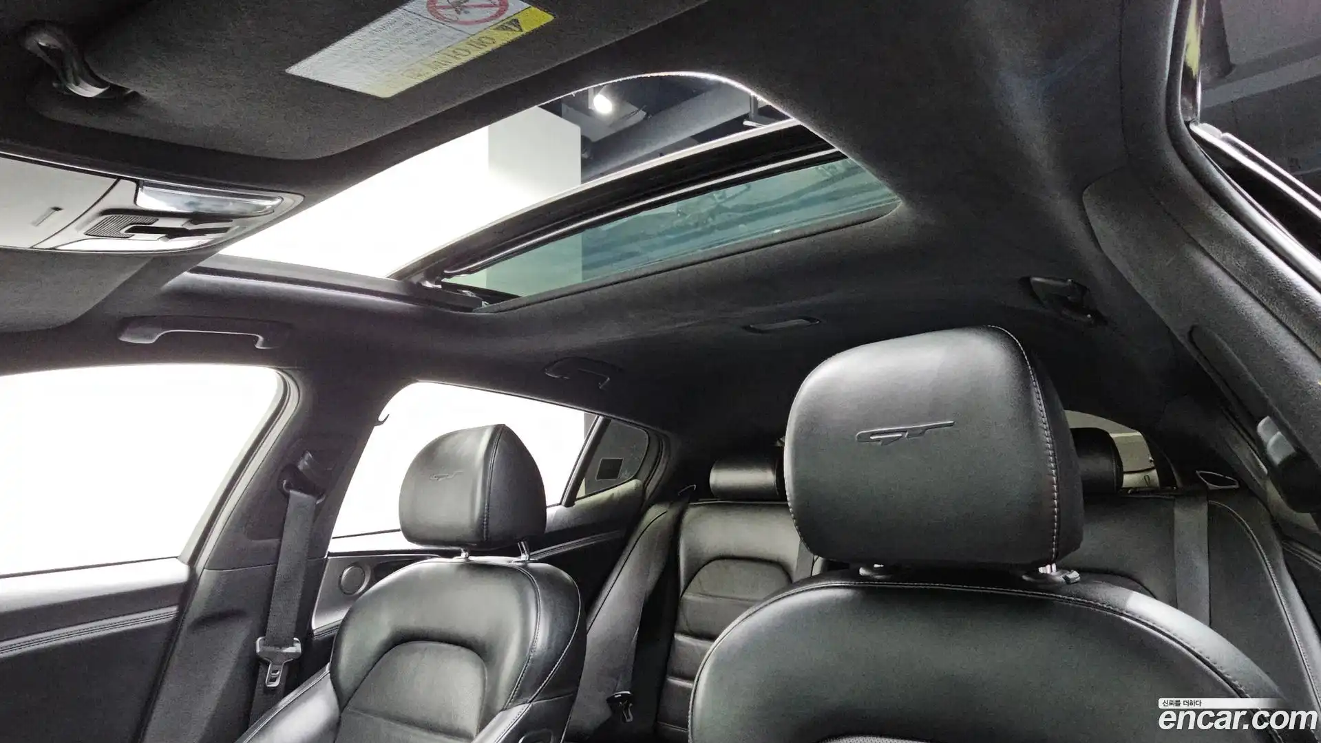 Stinger Kia 2018.10-OPTION-020