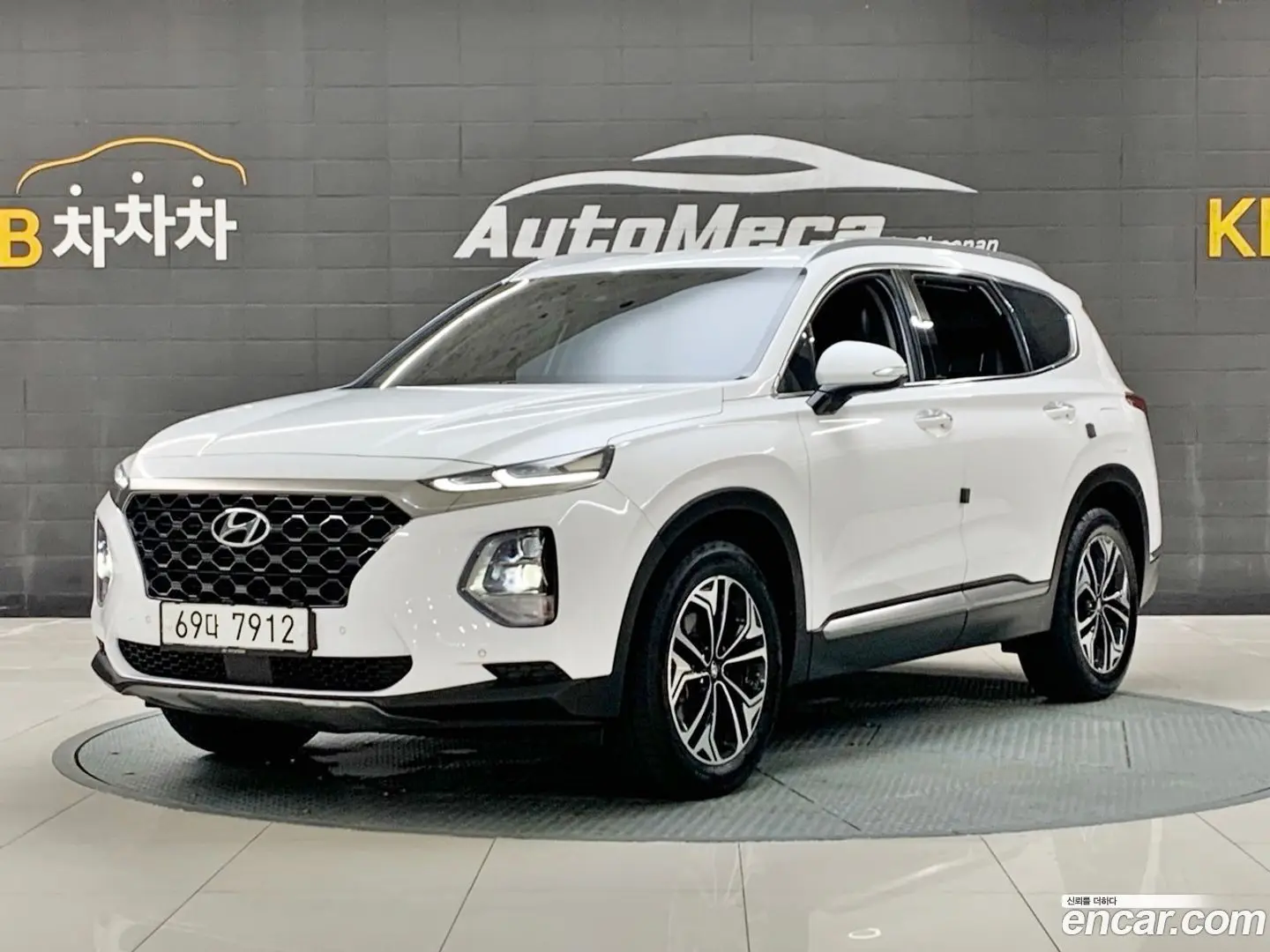 Main__Slider__Photo:Santafe Hyundai 2019.7-0