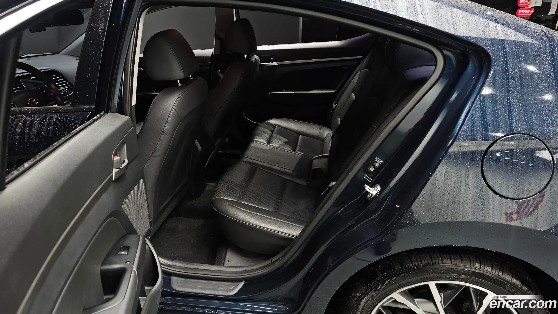 AVANTE Hyundai 2018.8-OPTION-016