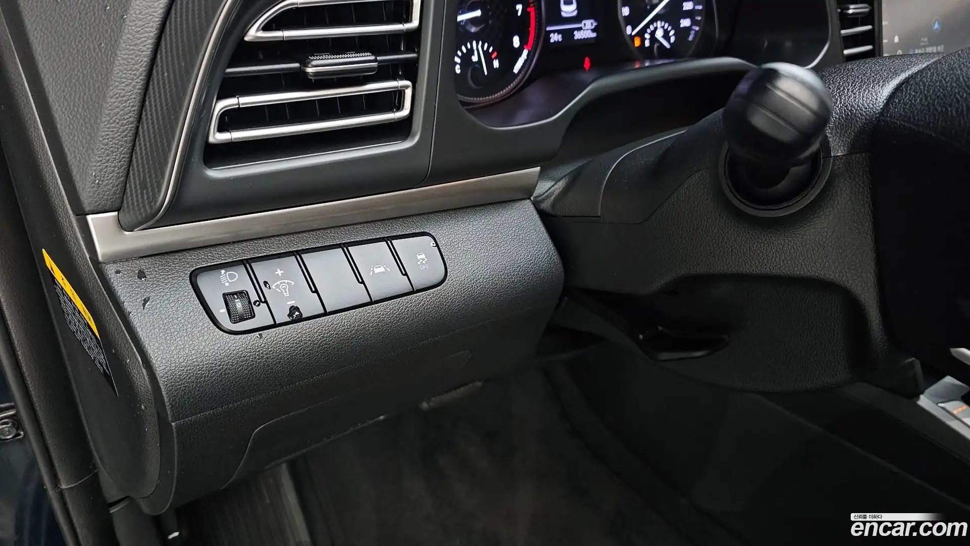 AVANTE Hyundai 2018.8-OPTION-023