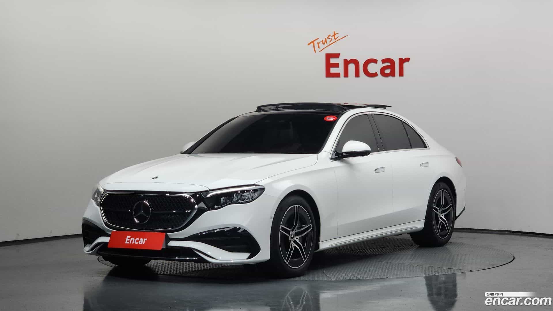 E-Class Mercedes-Benz 2025.10-OUTER-001