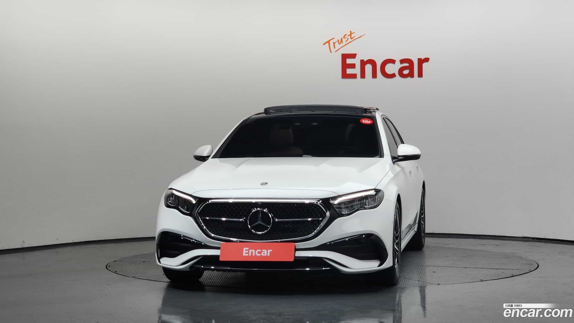 E-Class Mercedes-Benz 2025.10-OUTER-003
