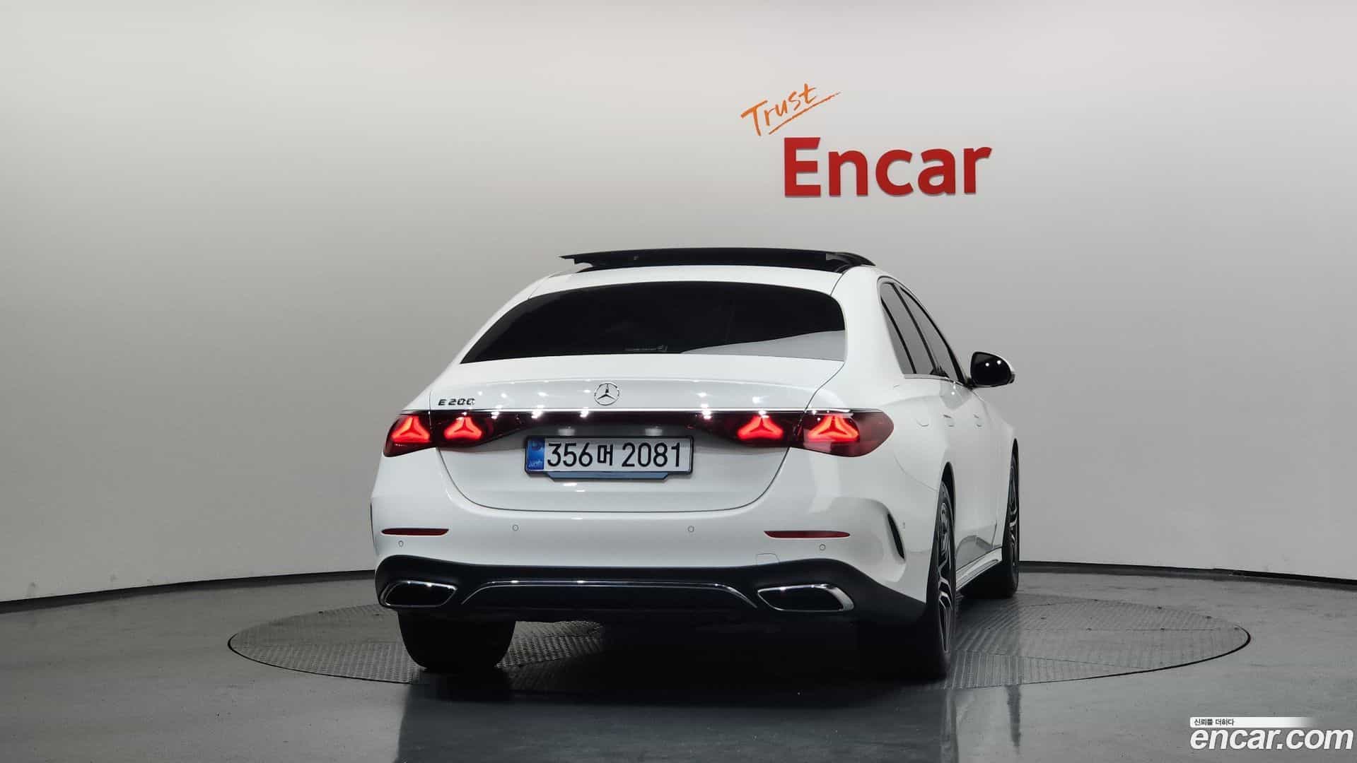 E-Class Mercedes-Benz 2025.10-OUTER-004