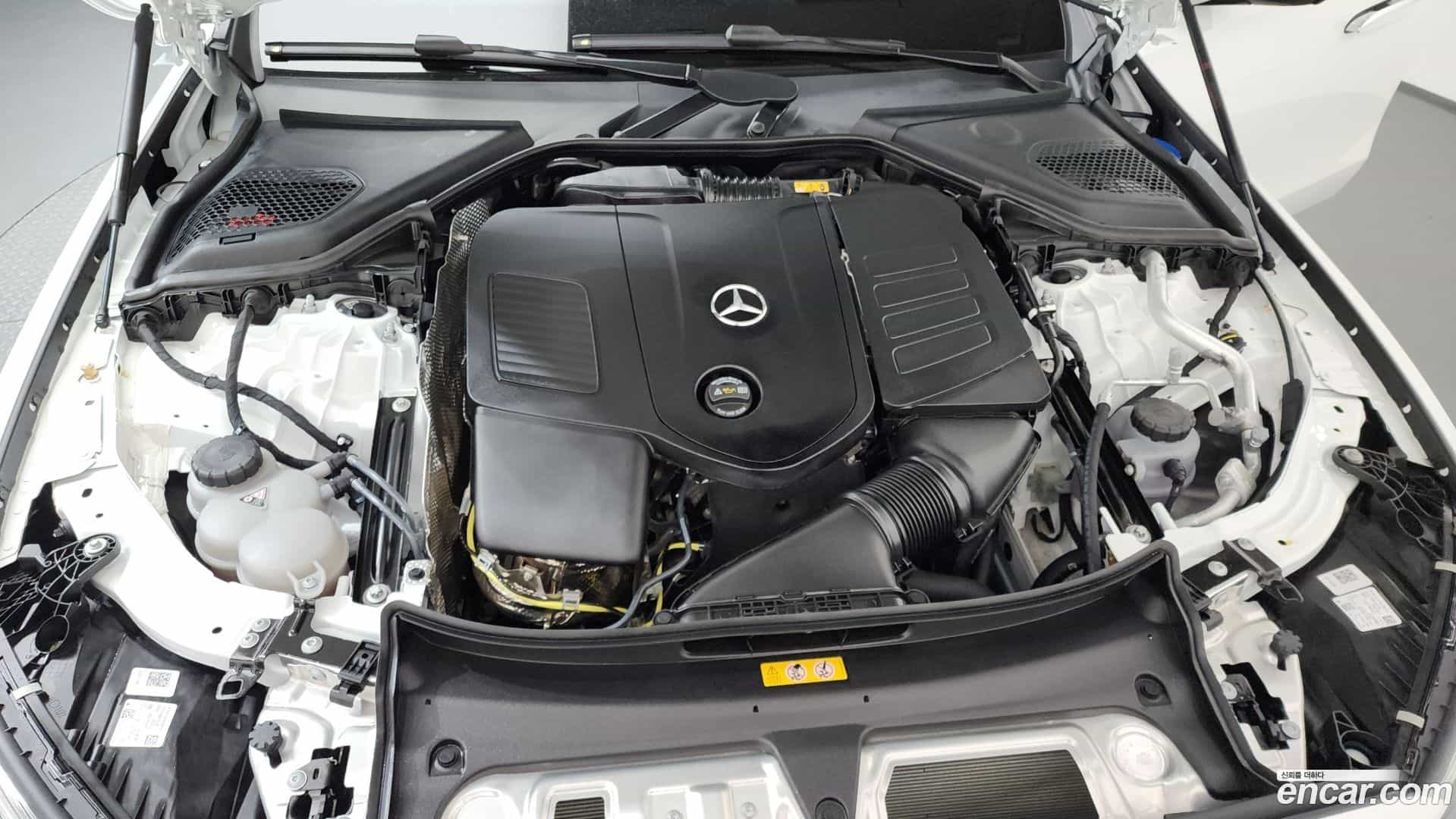 E-Class Mercedes-Benz 2025.10-OUTER-006