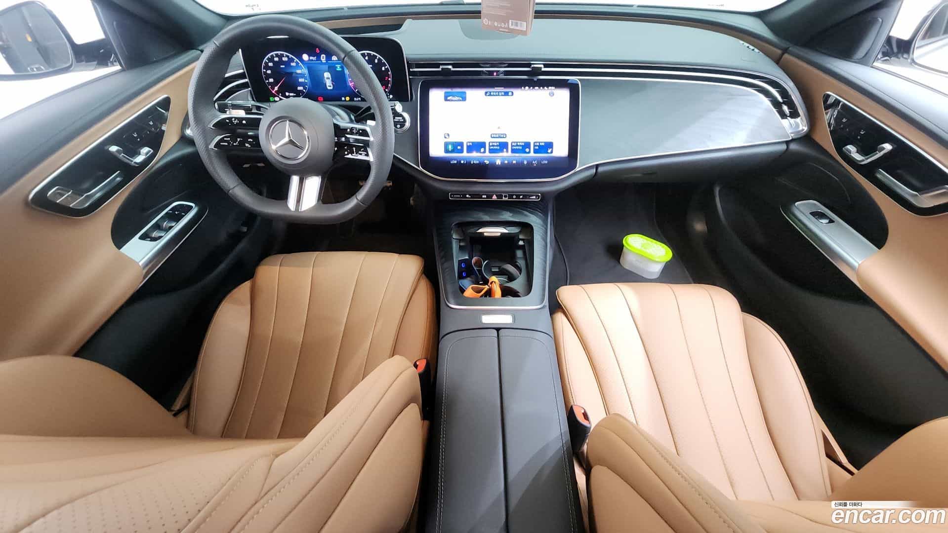 E-Class Mercedes-Benz 2025.10-INNER-007