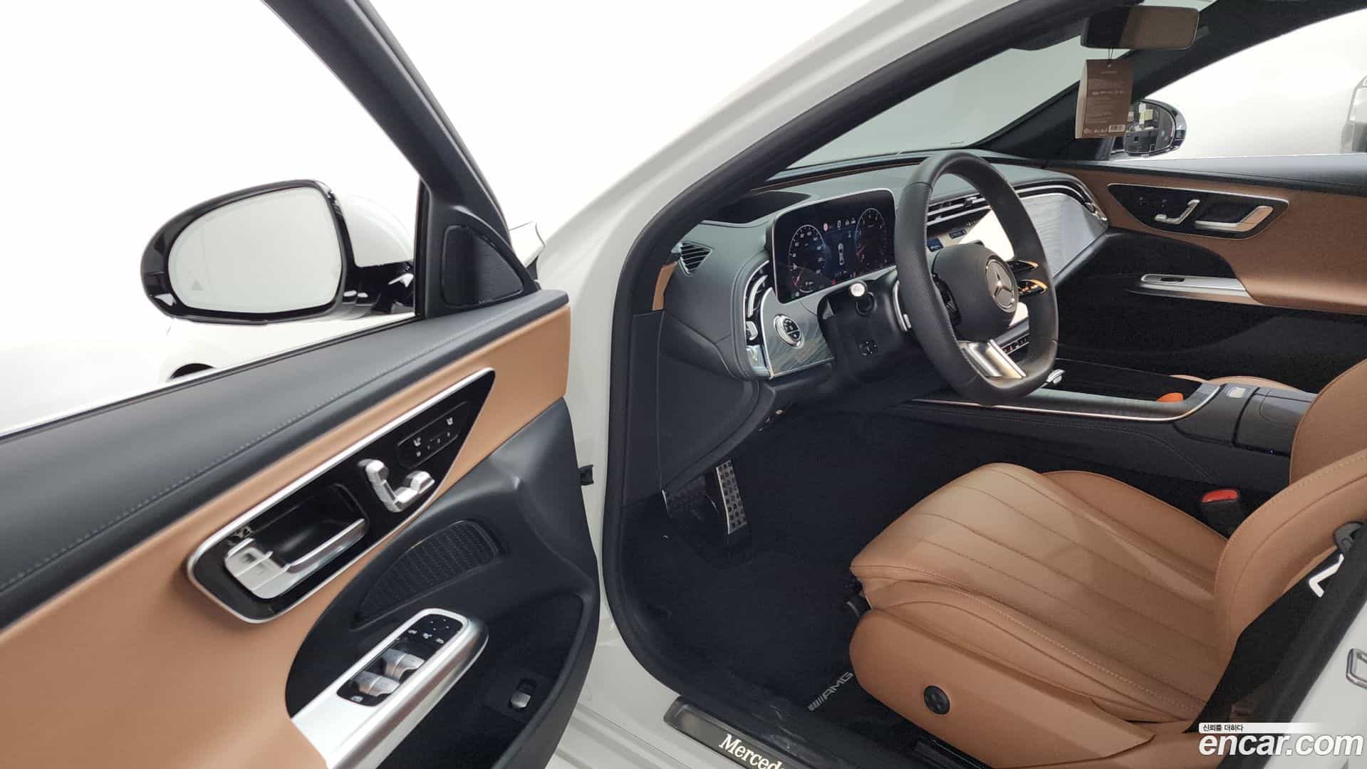 E-Class Mercedes-Benz 2025.10-INNER-010