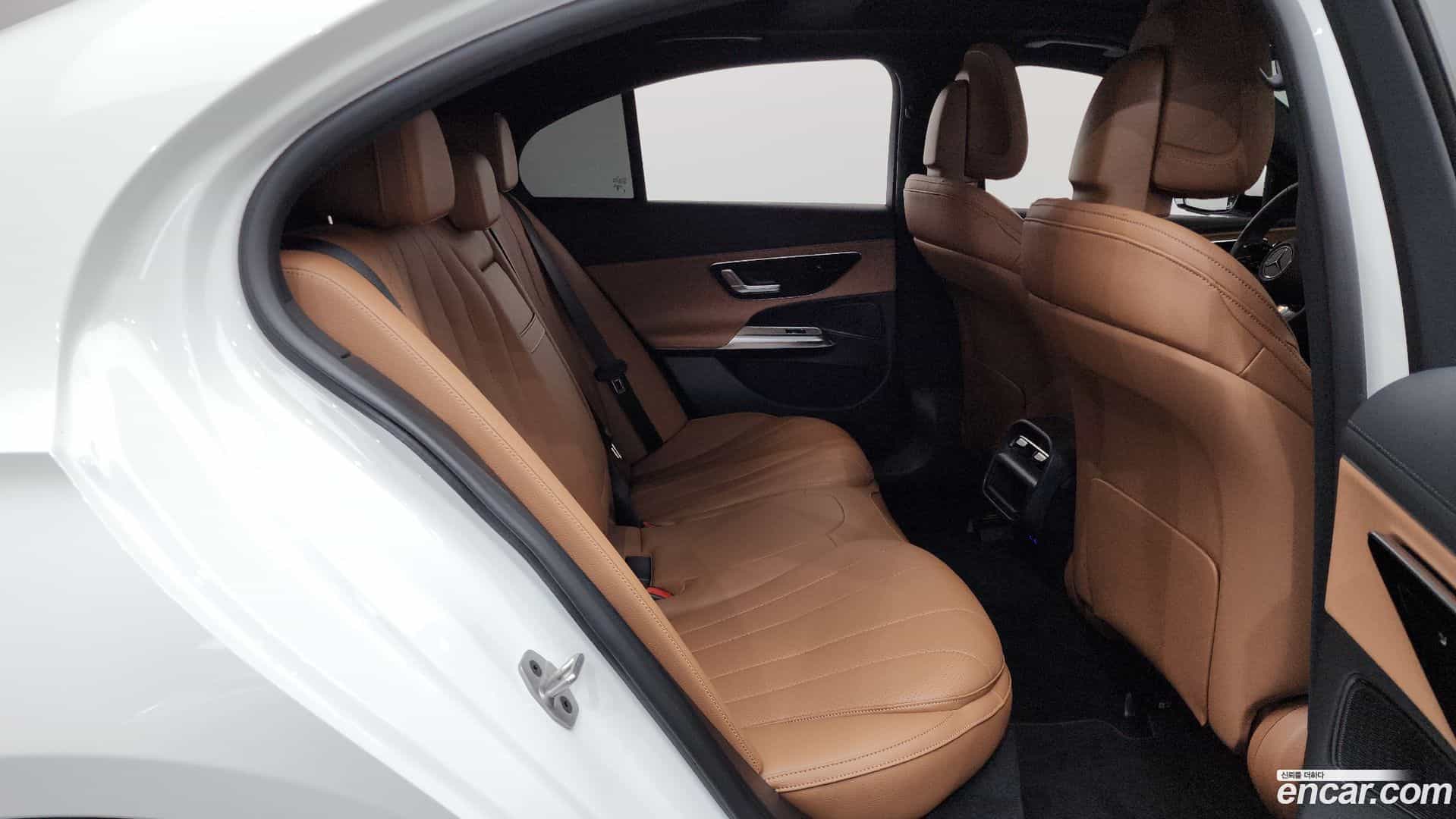E-Class Mercedes-Benz 2025.10-OPTION-015