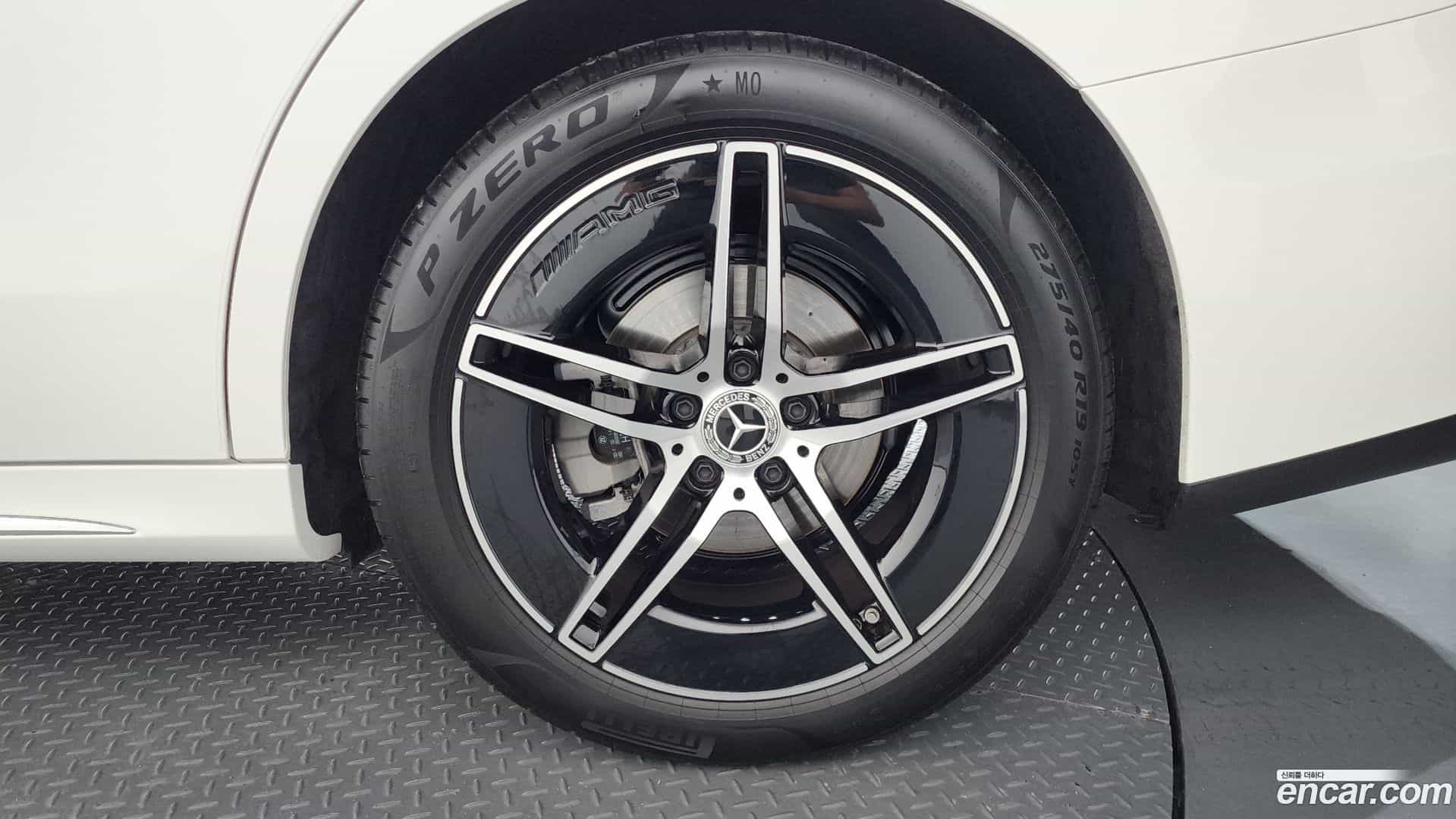 E-Class Mercedes-Benz 2025.10-OUTER-031