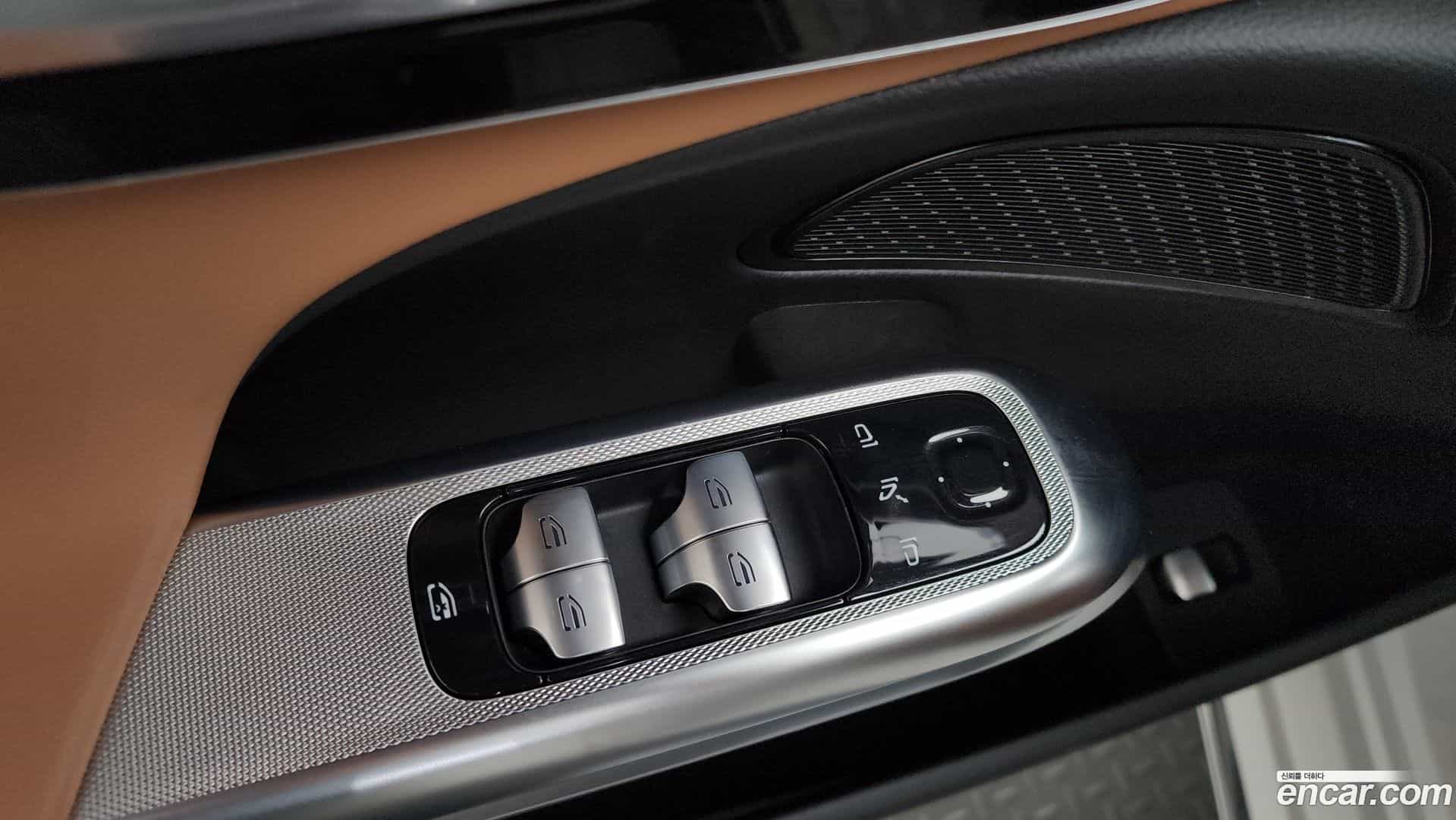 E-Class Mercedes-Benz 2025.10-OPTION-040