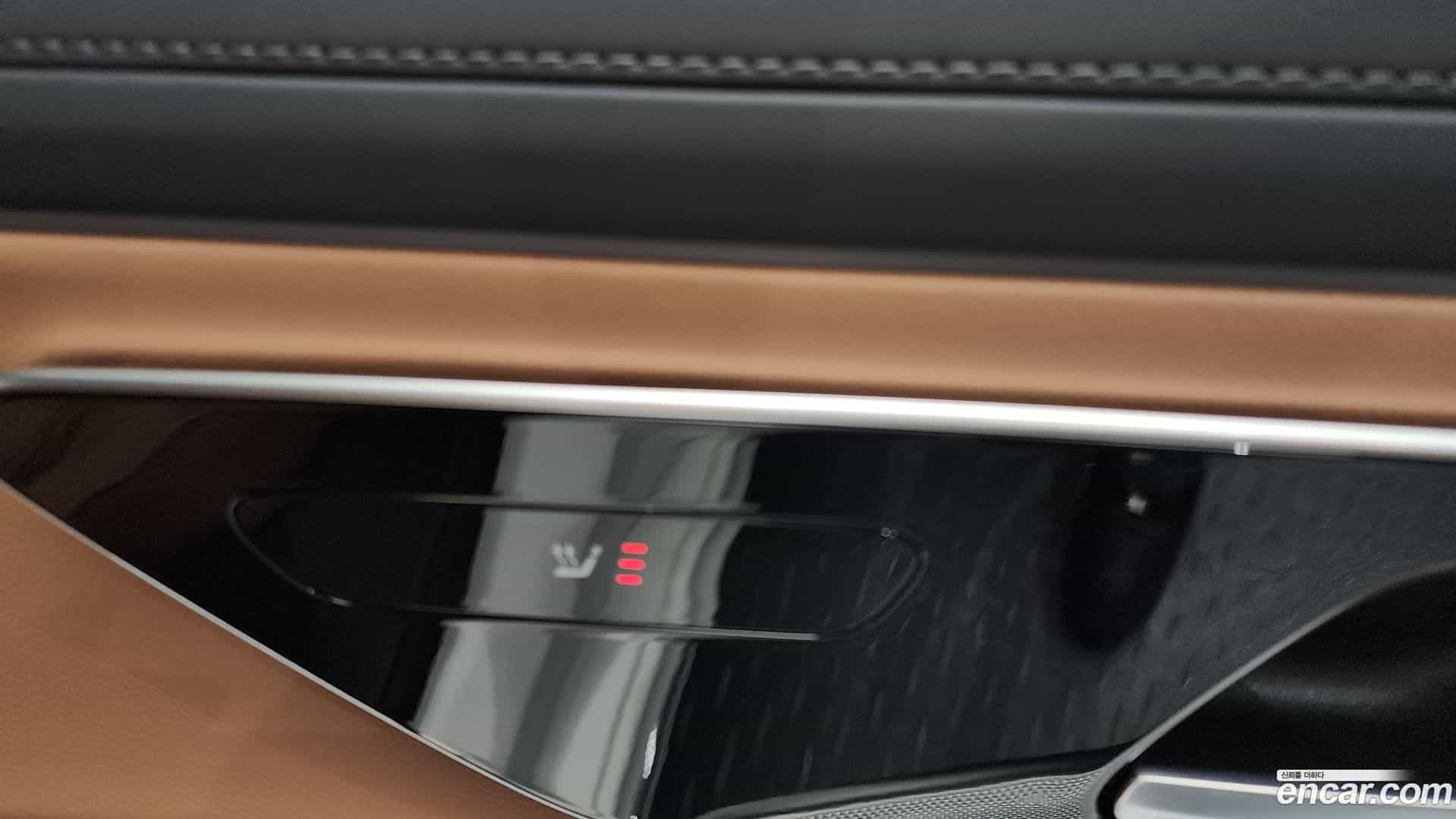 E-Class Mercedes-Benz 2025.10-OPTION-044