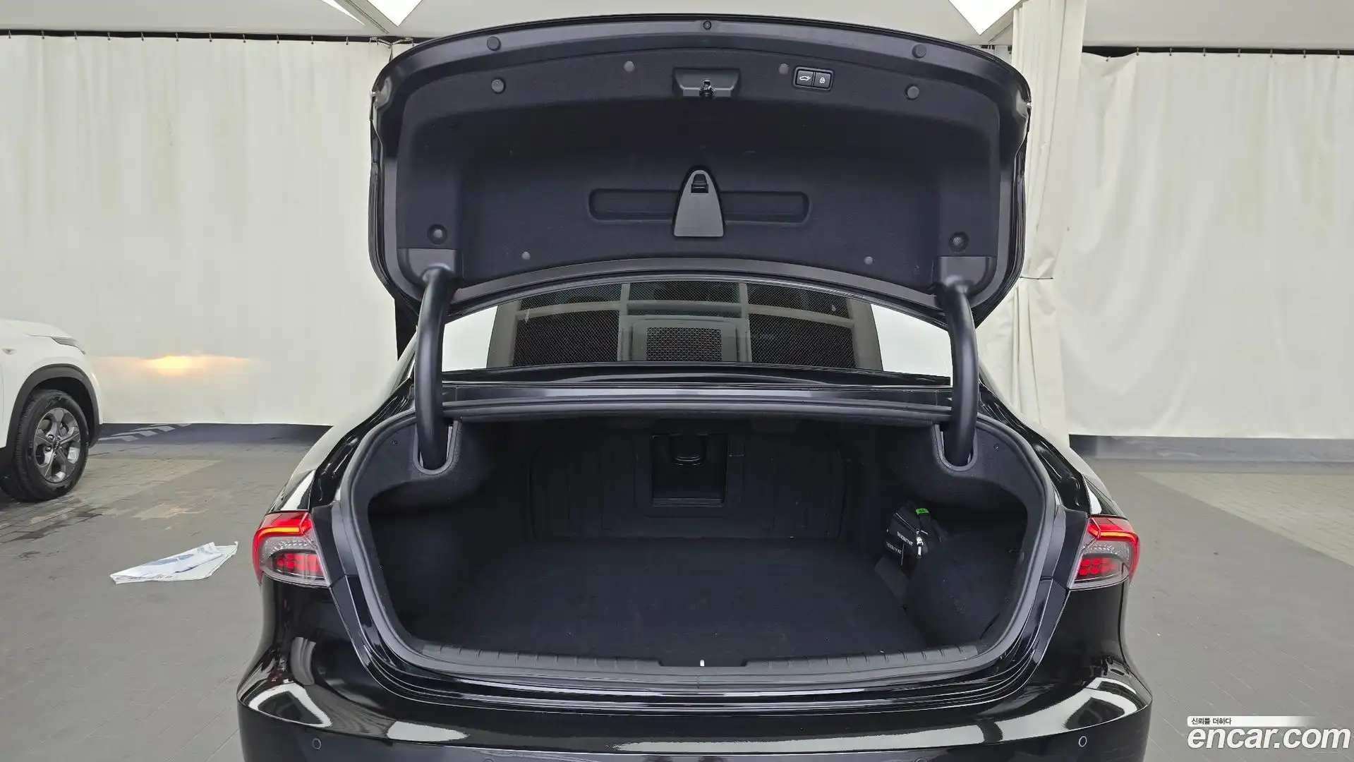 Grandeur Hyundai 2022.5-OPTION-024