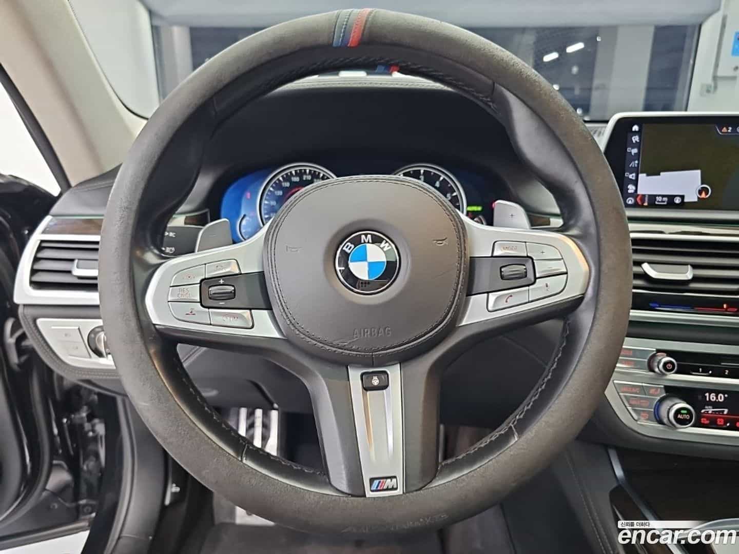 7-Series BMW 2015.9-INNER-009