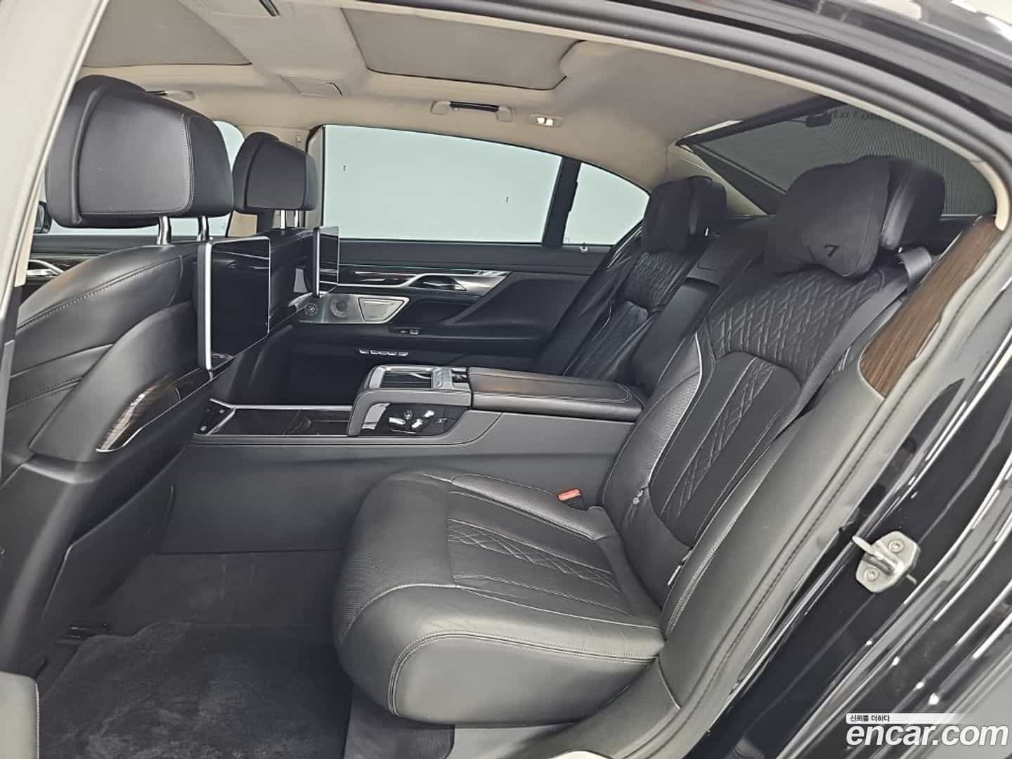 7-Series BMW 2015.9-OPTION-016
