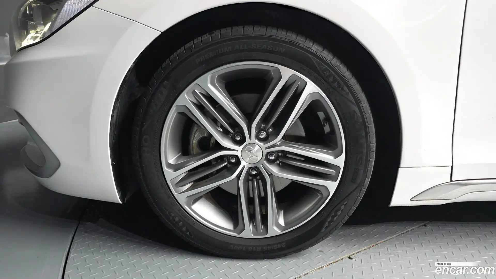 Grandeur Hyundai 2017.6-OUTER-005