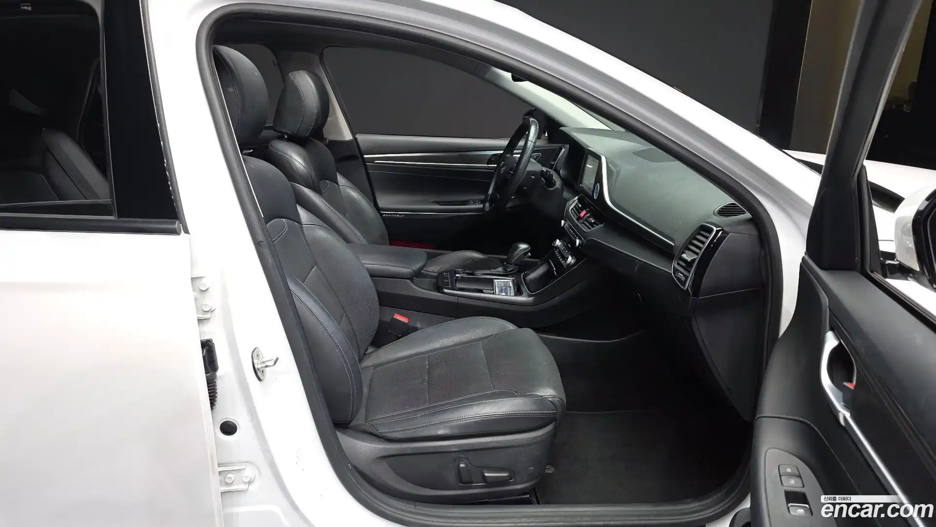 Grandeur Hyundai 2017.6-OPTION-015