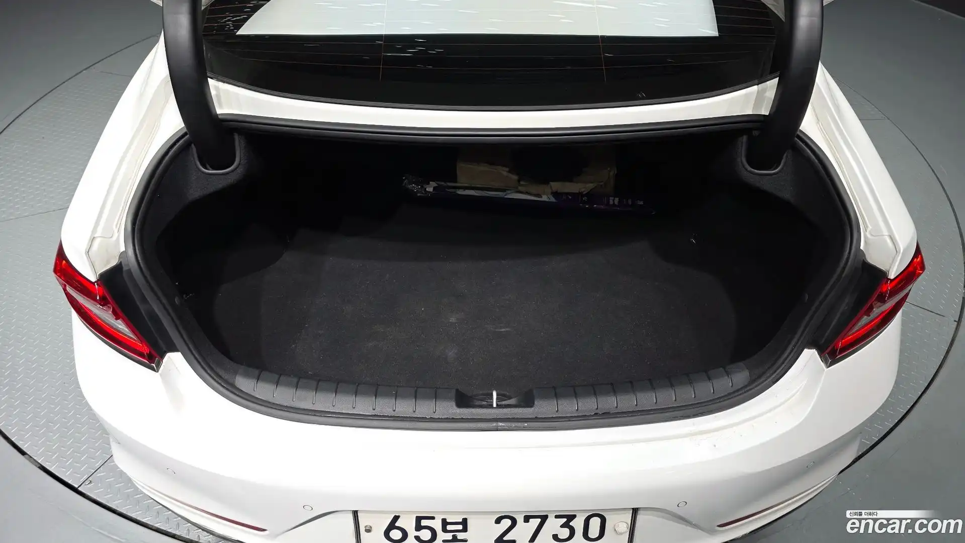 Grandeur Hyundai 2017.6-OPTION-024