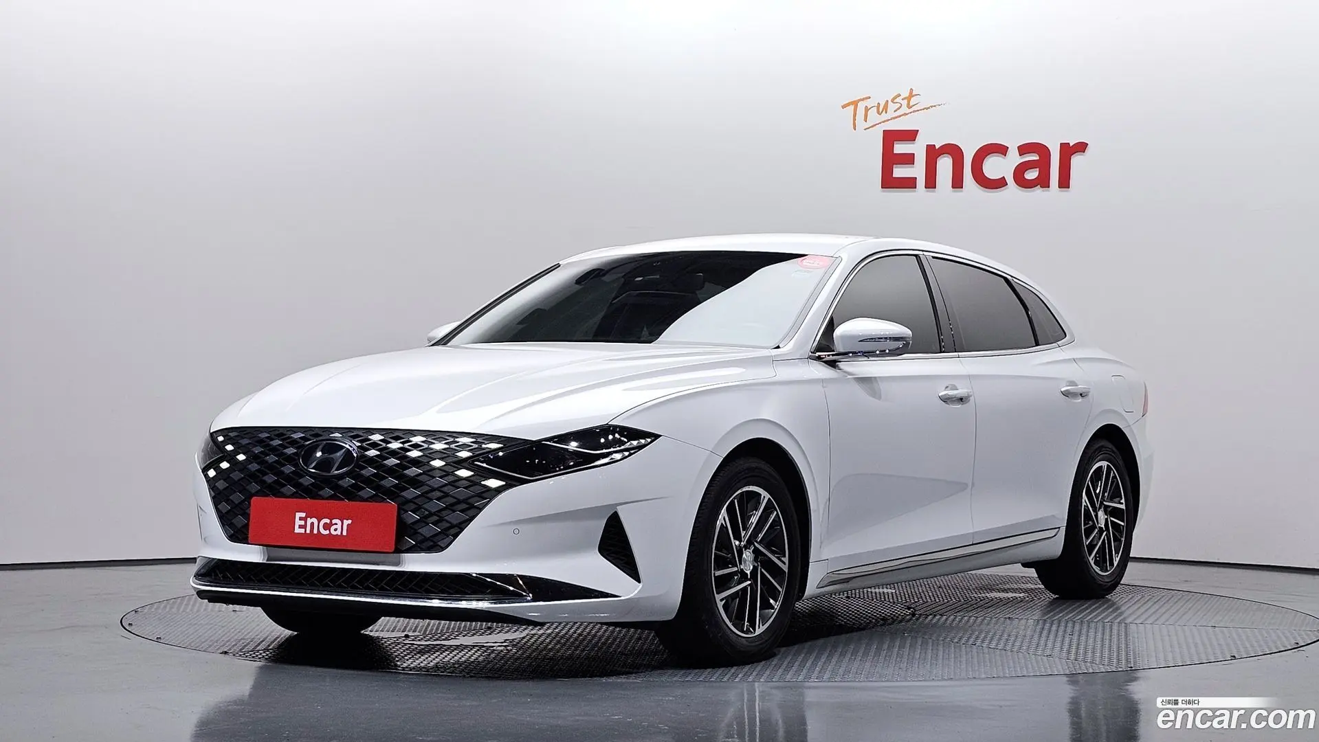 Main__Slider__Photo:Grandeur Hyundai 2022.5-0
