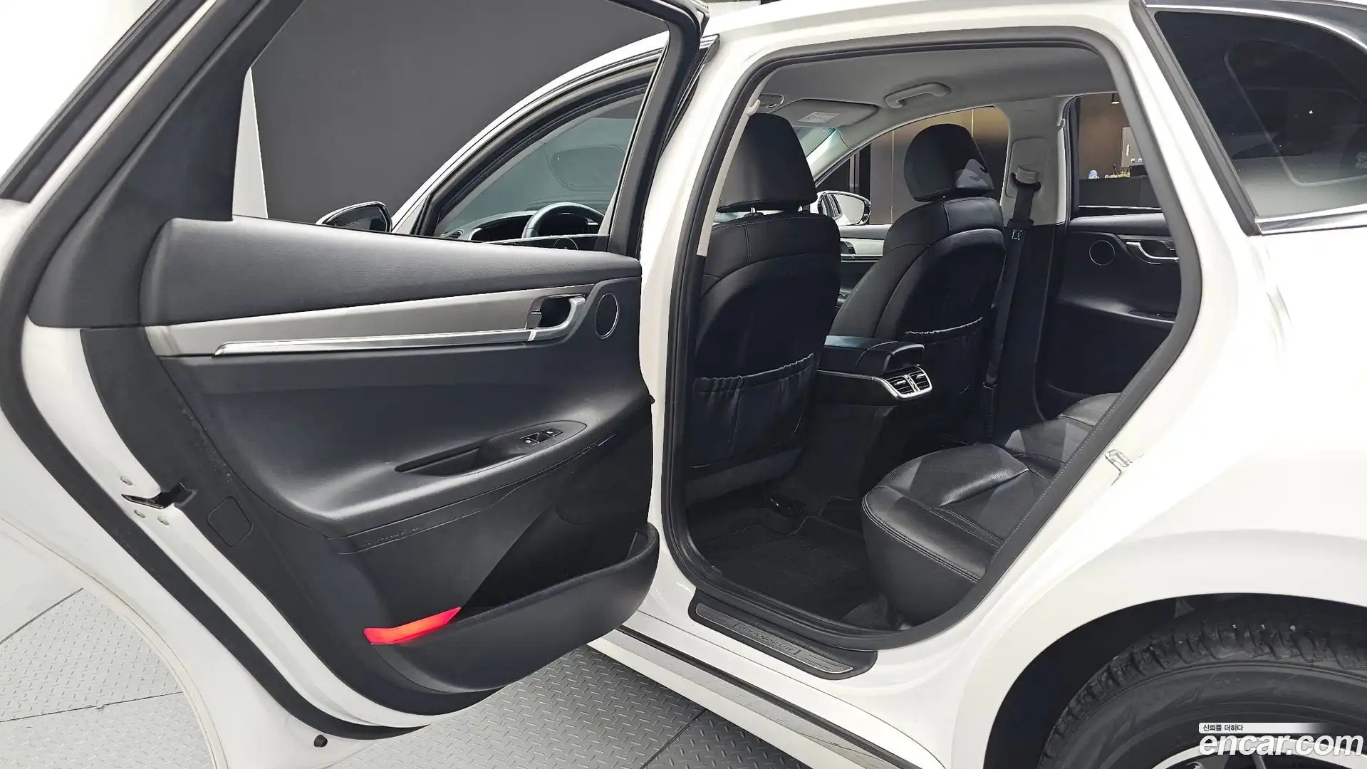 Grandeur Hyundai 2022.5-OPTION-016