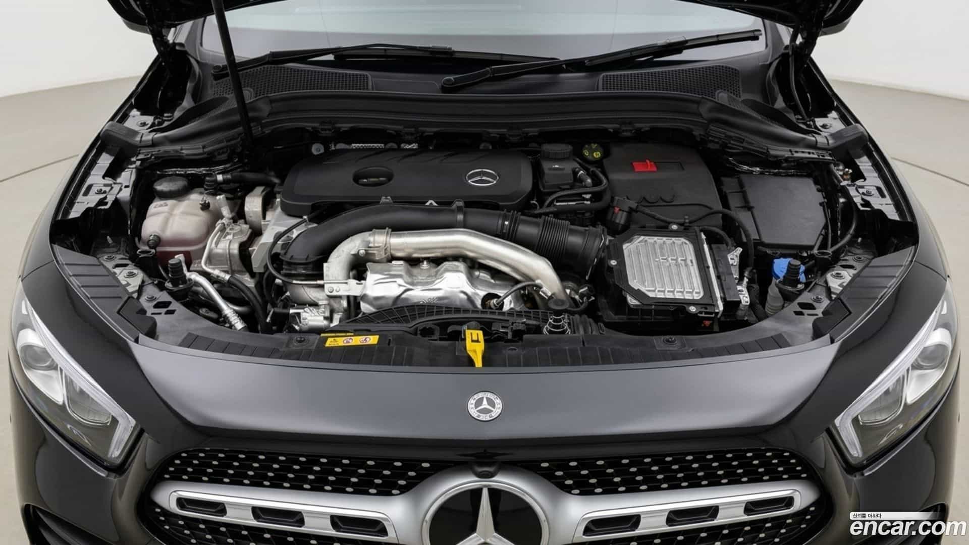 GLA-Class Mercedes-Benz 2025.4-OUTER-006