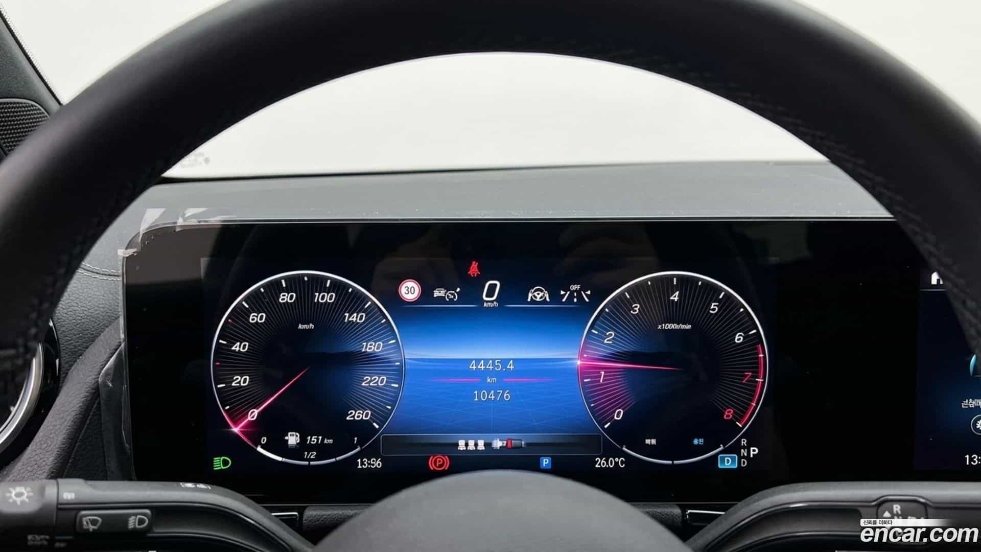 GLA-Class Mercedes-Benz 2025.4-INNER-008