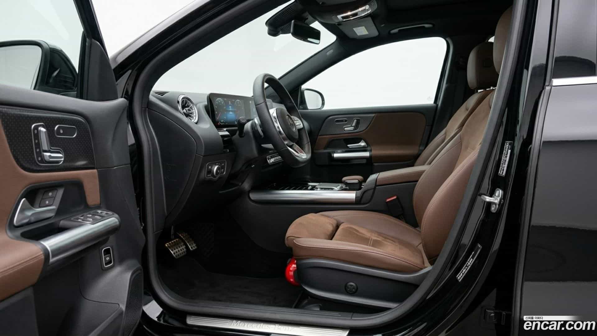 GLA-Class Mercedes-Benz 2025.4-INNER-010