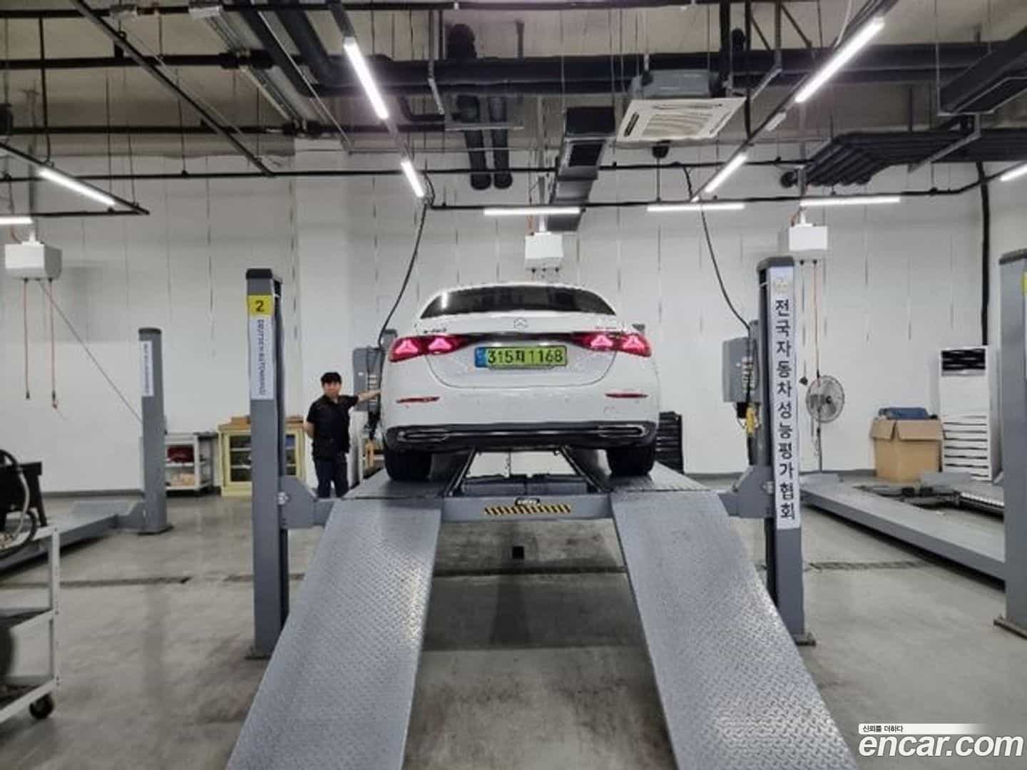 E-Class Mercedes-Benz 2024.8-OUTER-002