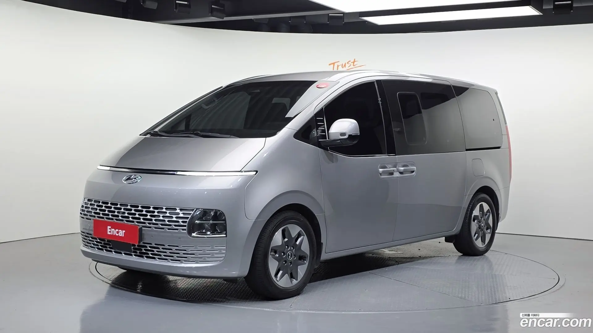 Main__Slider__Photo:Staria Hyundai 2021.4-0