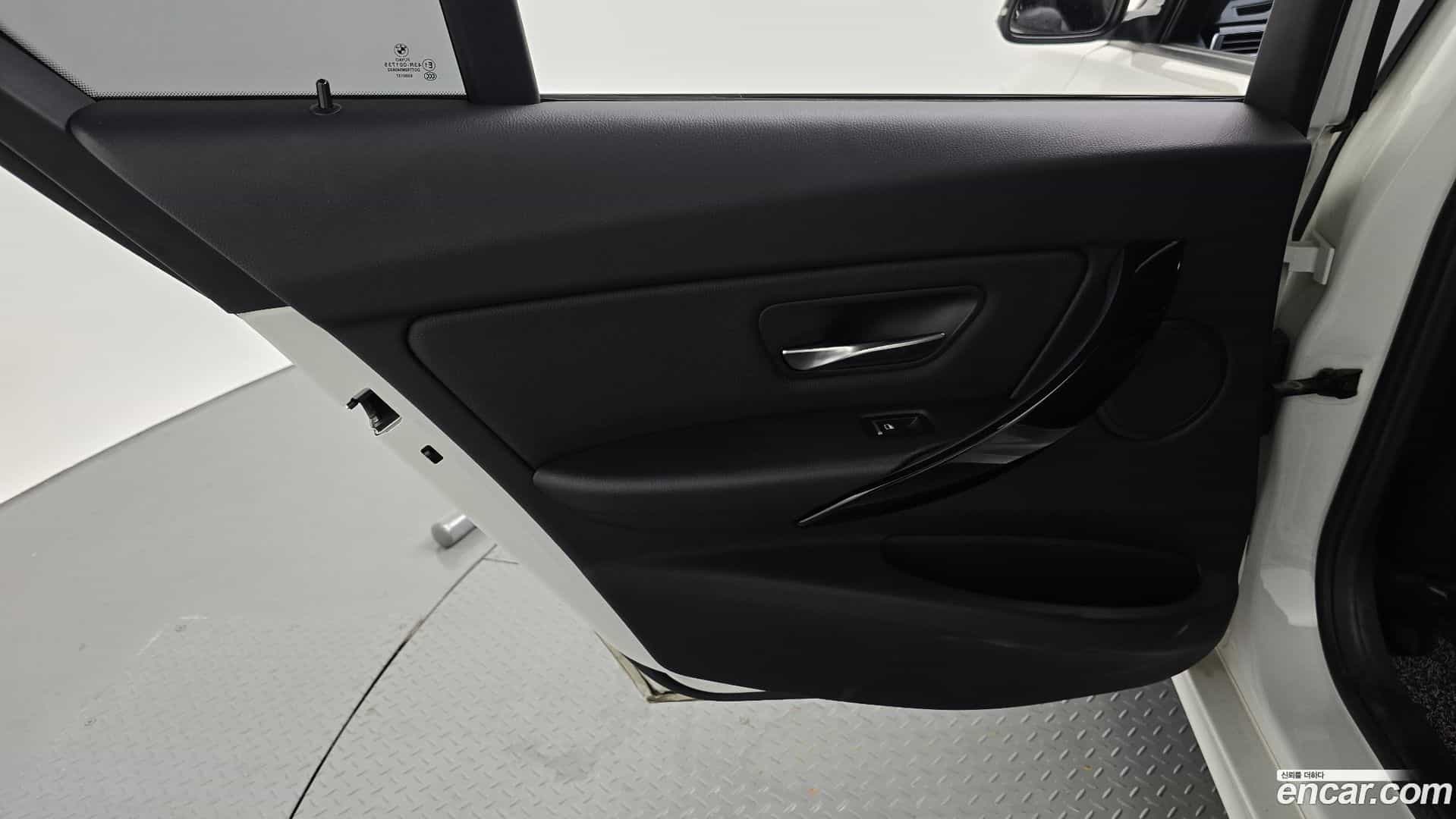3-Series BMW 2018.1-INNER-035