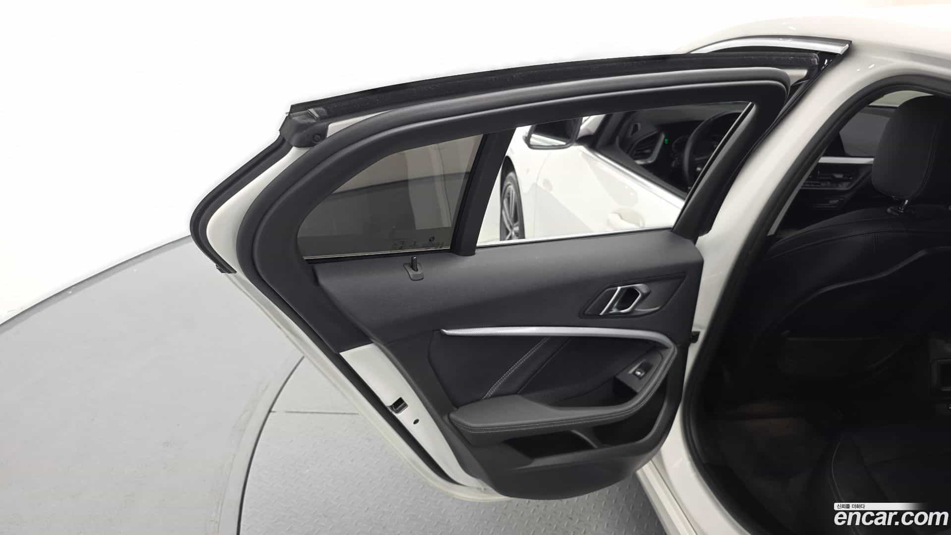 1-Series BMW 2021.10-INNER-035