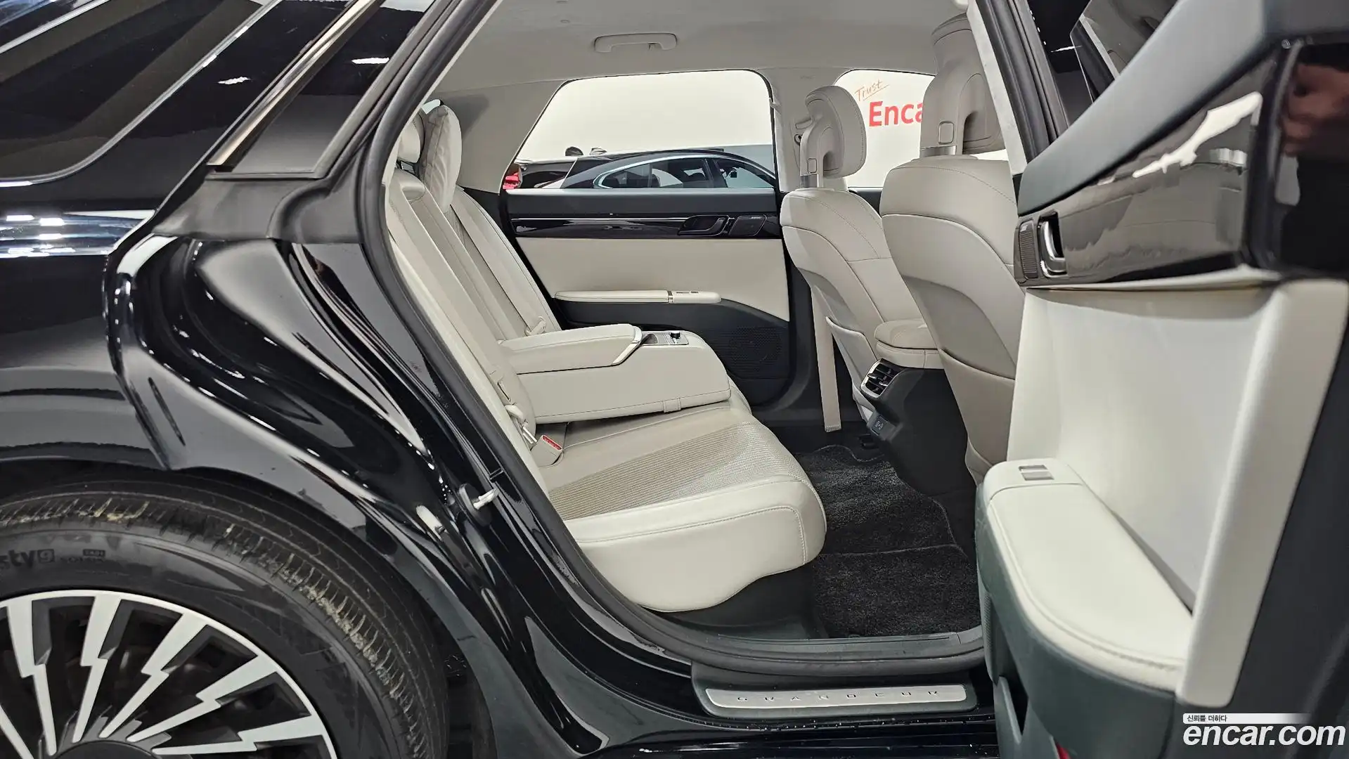 Grandeur Hyundai 2023.4-OPTION-015