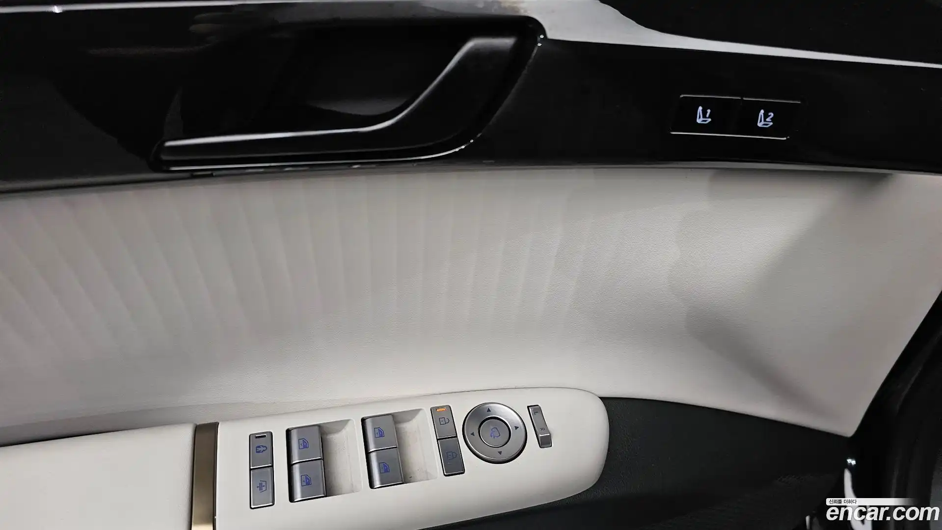 Grandeur Hyundai 2023.4-OPTION-024