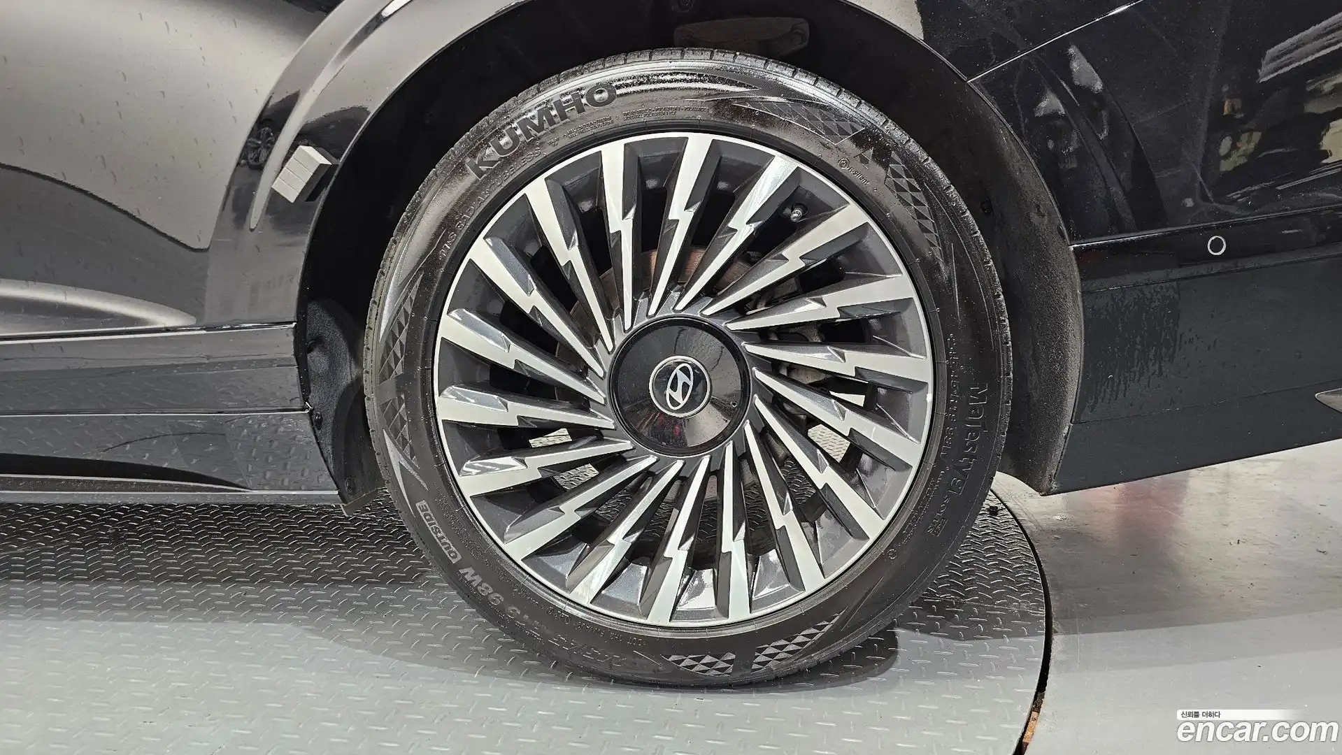 Grandeur Hyundai 2023.4-OUTER-031