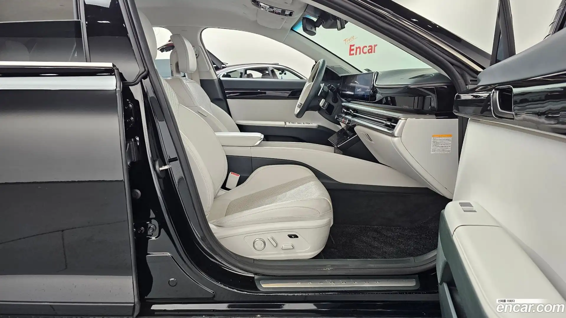 Grandeur Hyundai 2023.4-INNER-036