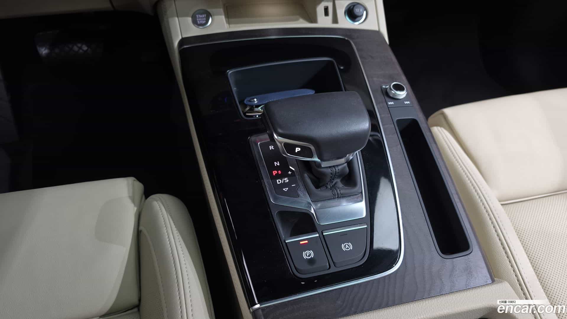 Q5 Audi 2022.10-INNER-009