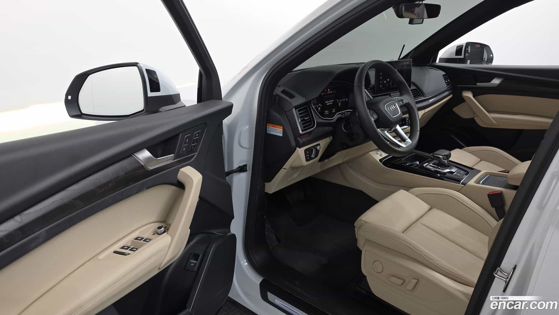 Q5 Audi 2022.10-INNER-010