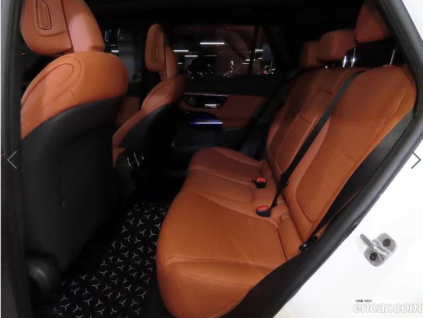GLC-Class Mercedes-Benz 2024.11-INNER-007