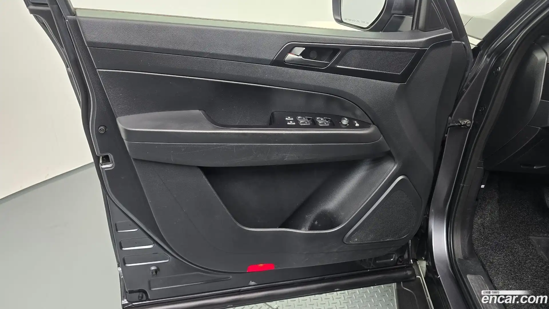 Rexton KG Mobility 2019.10-INNER-034