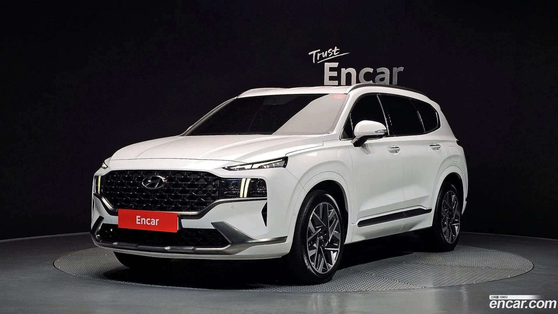 Main__Slider__Photo:Santafe Hyundai 2022.10-0