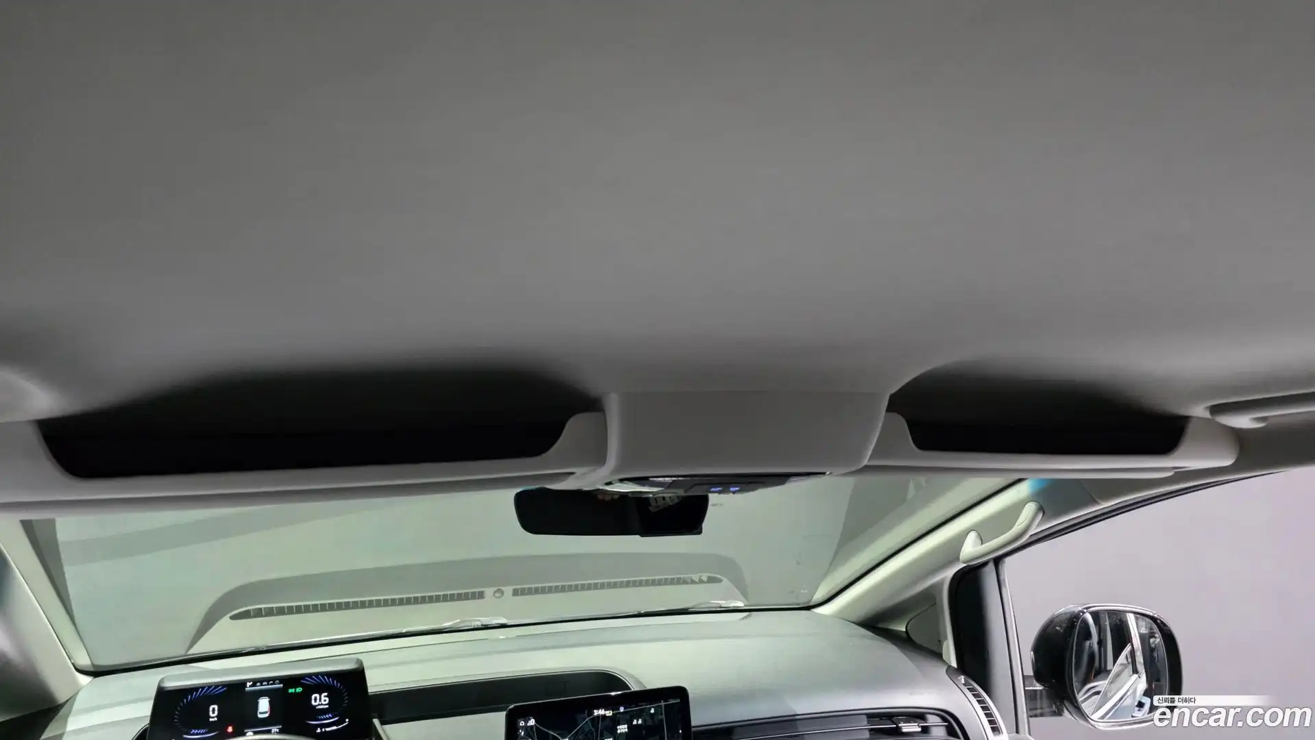 Staria Hyundai 2022.0-OPTION-048