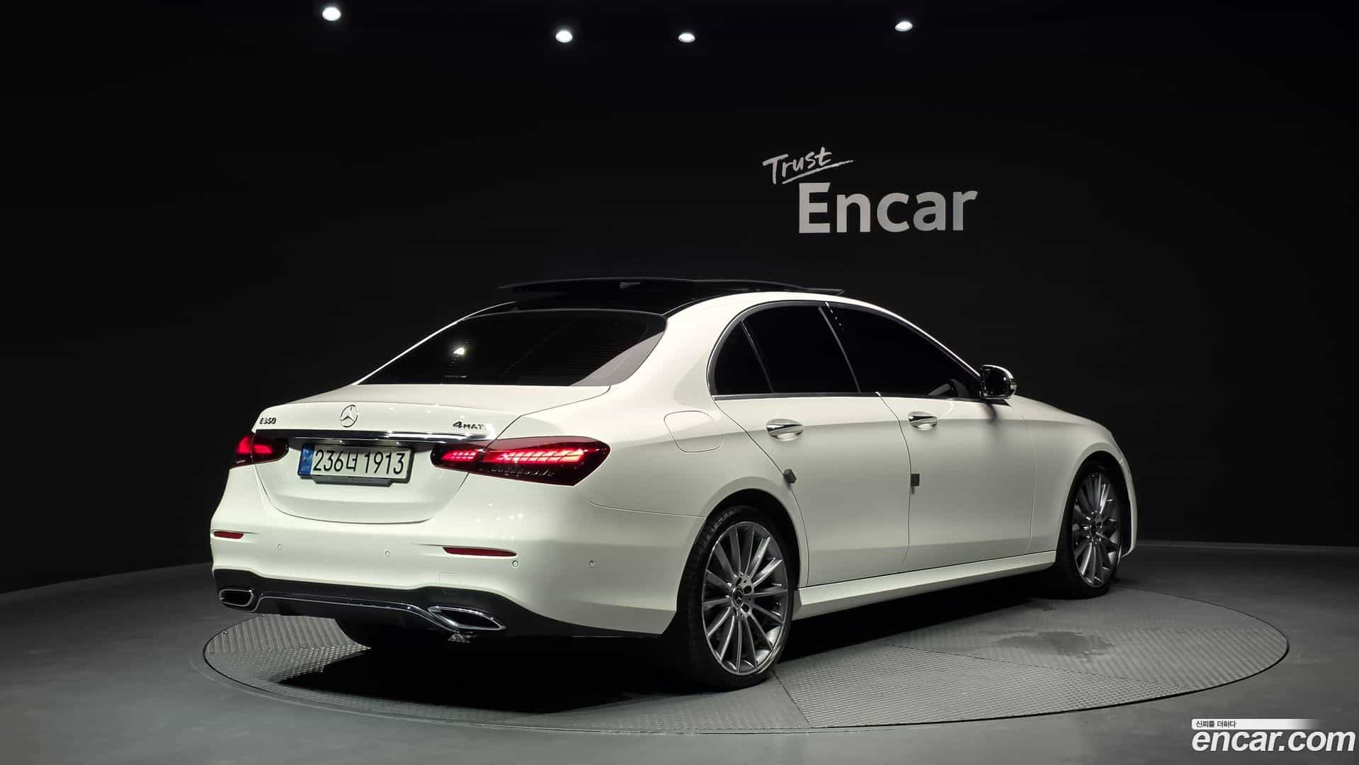E-Class Mercedes-Benz 2022.3-OUTER-002