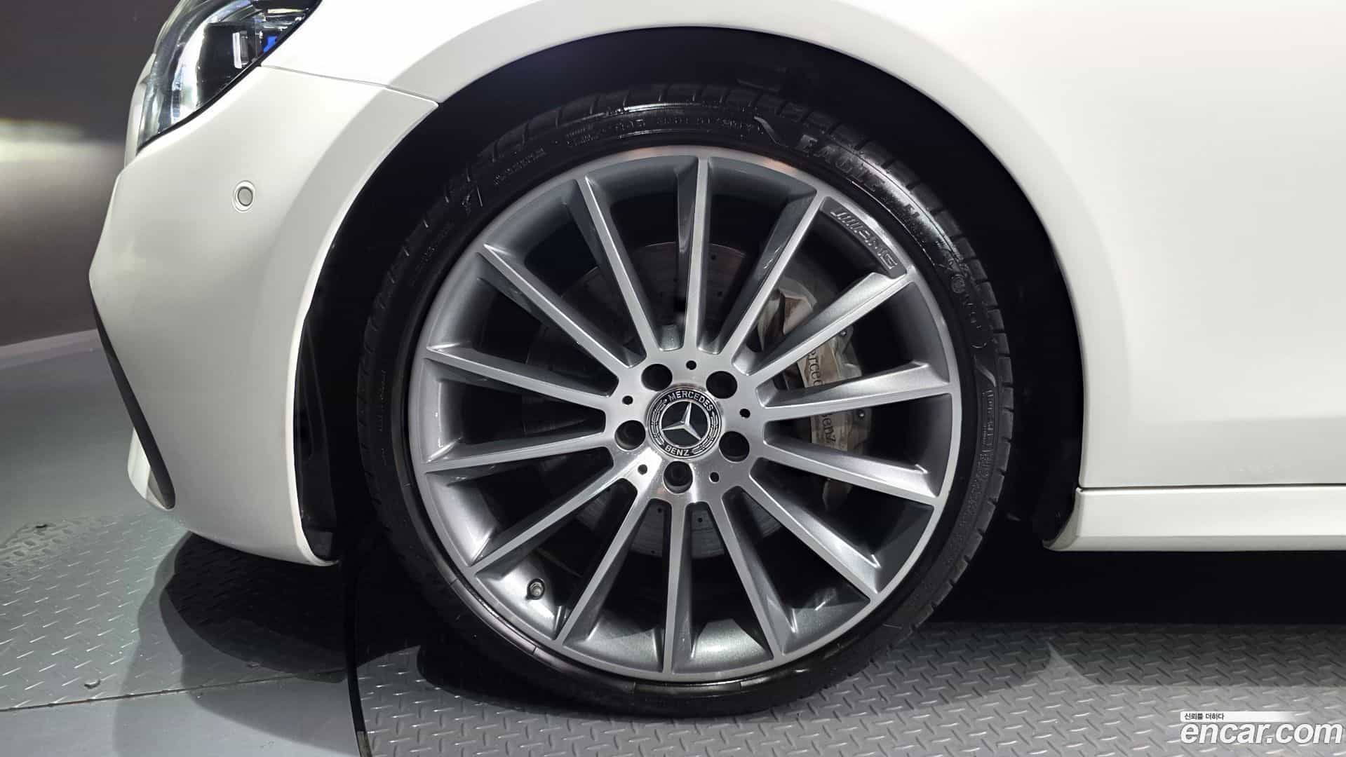 E-Class Mercedes-Benz 2022.3-OUTER-005