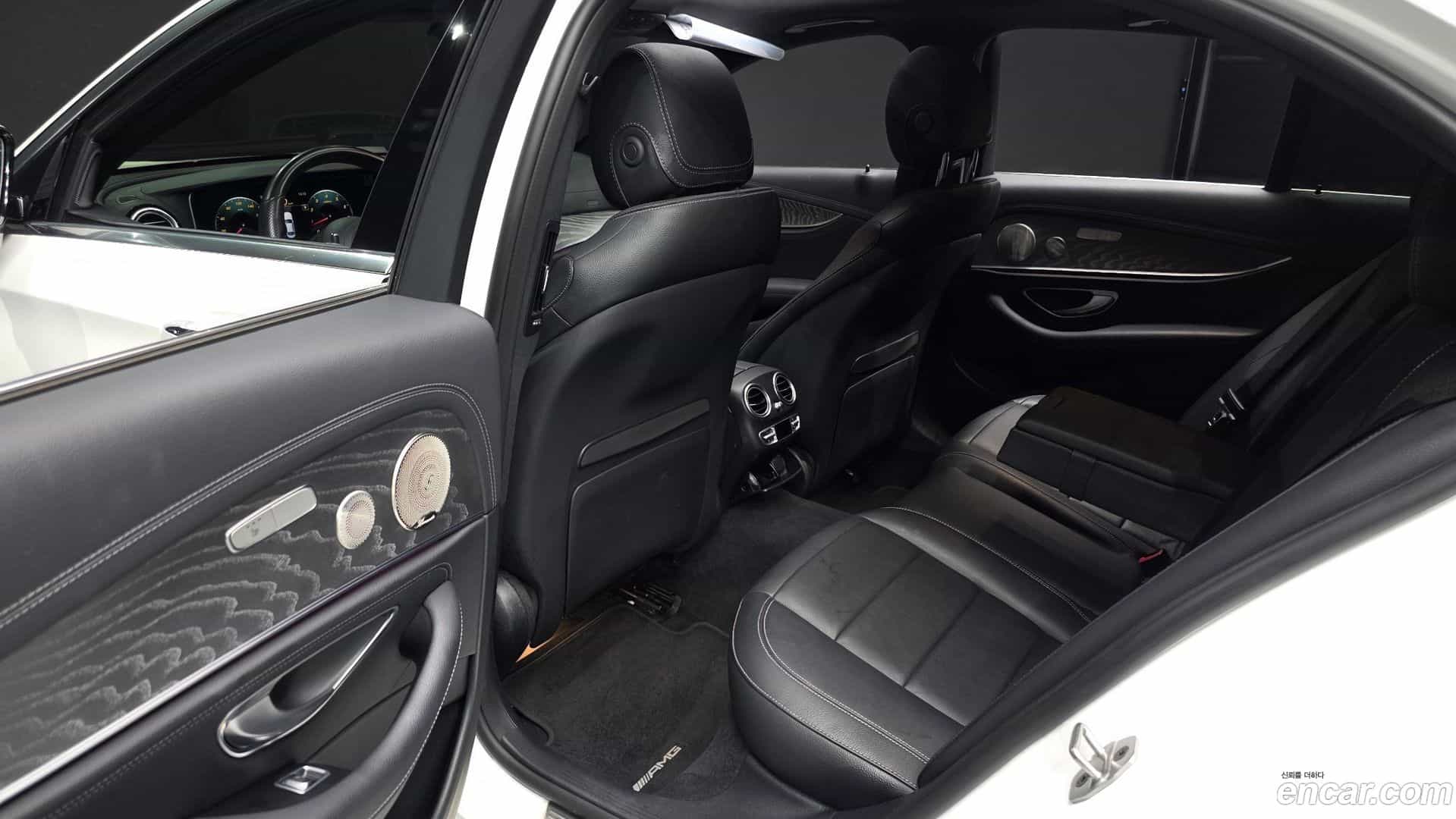 E-Class Mercedes-Benz 2022.3-OPTION-016
