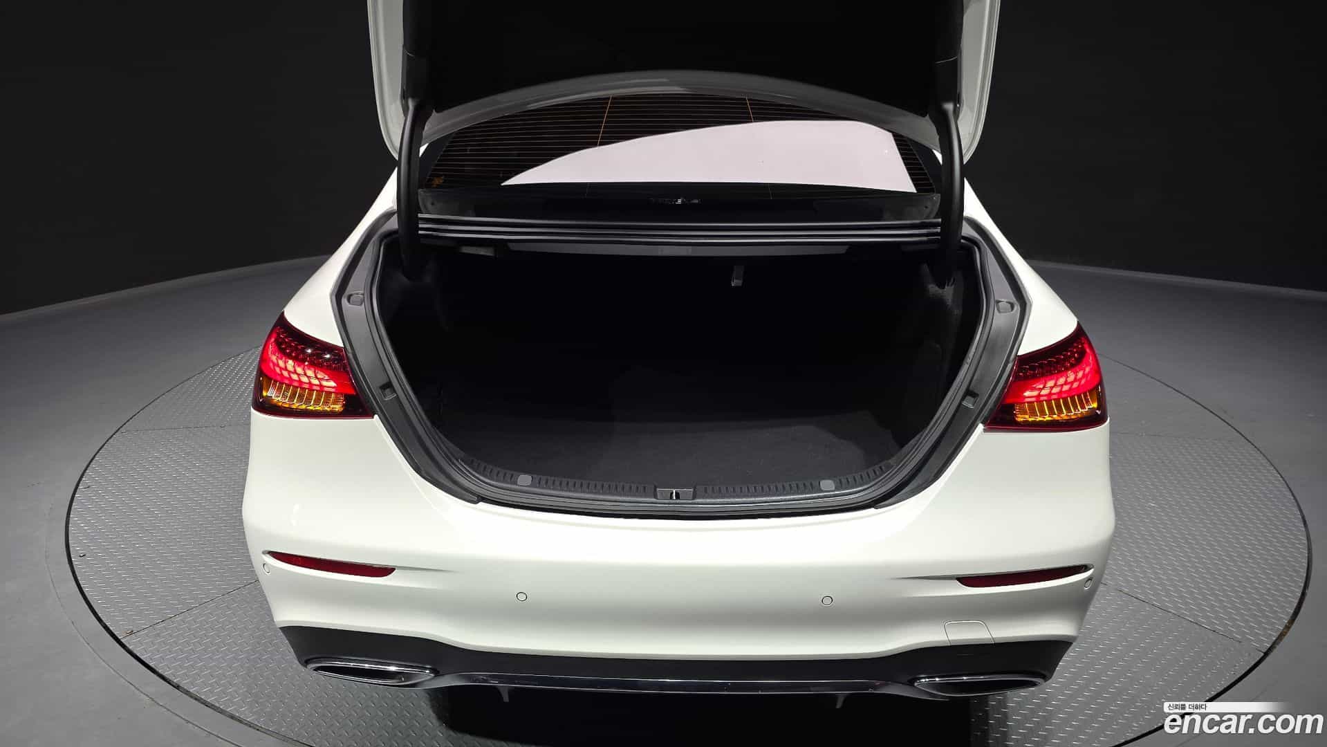 E-Class Mercedes-Benz 2022.3-OPTION-024