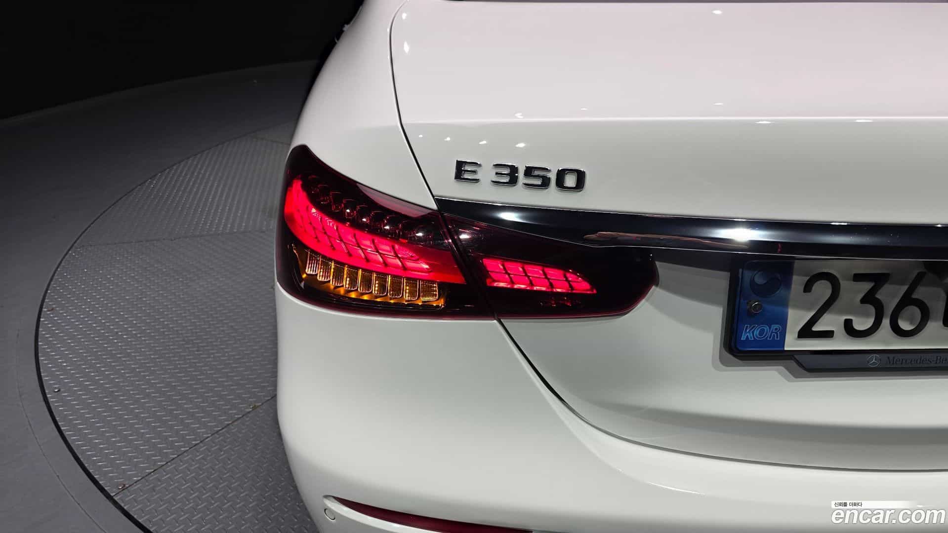 E-Class Mercedes-Benz 2022.3-OUTER-033