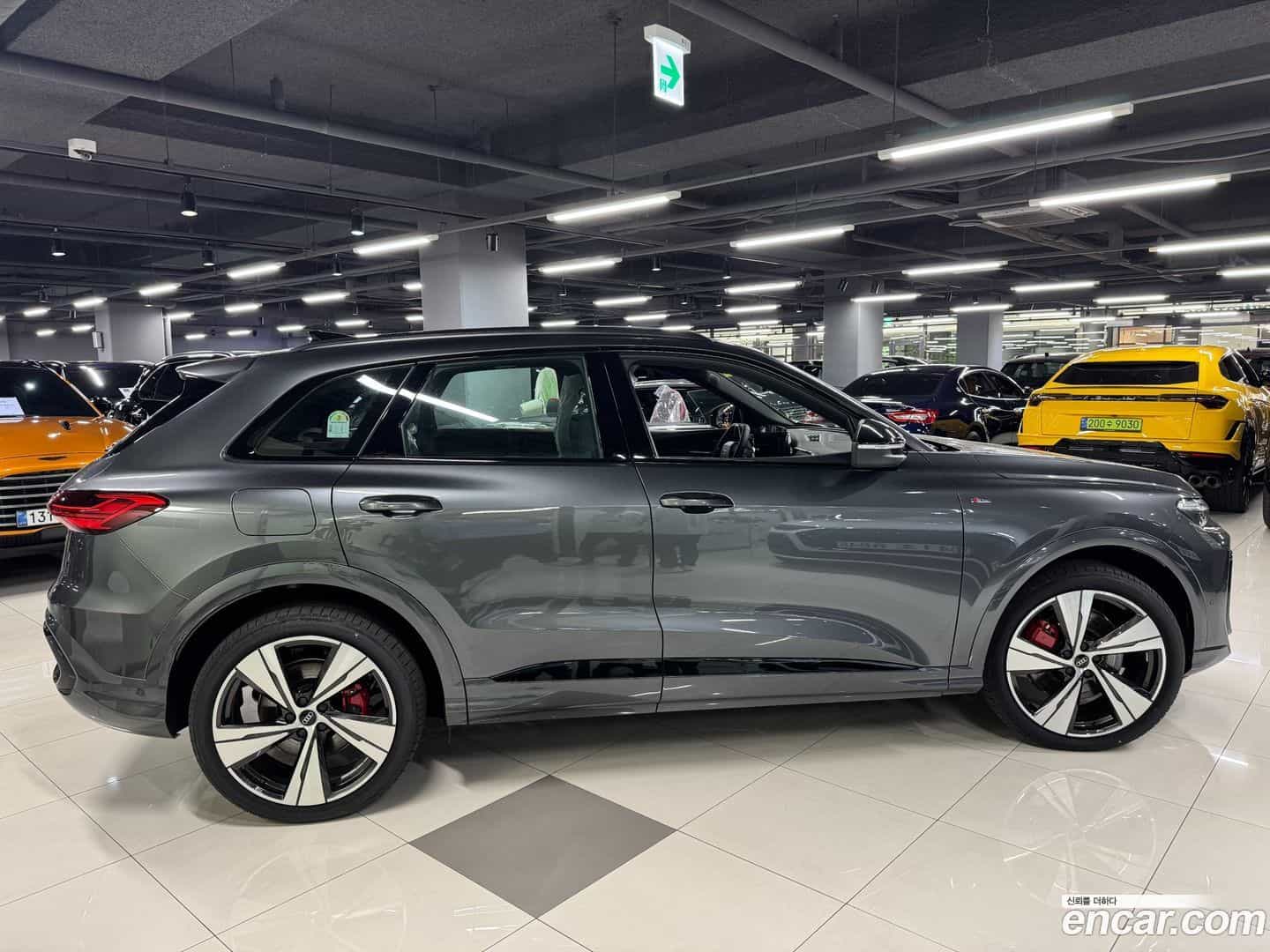 Q5 Audi 2025.11-OUTER-002