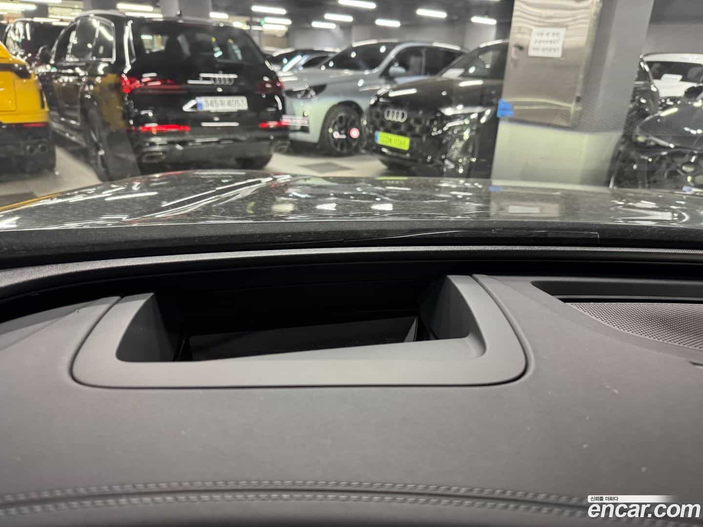 Q5 Audi 2025.11-OPTION-015